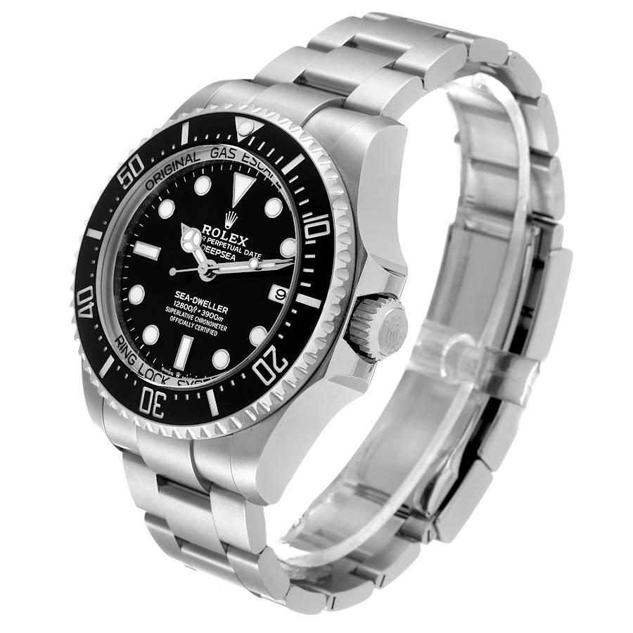 Rolex Montre Seadweller Deepsea 44 en acier avec cadran noir, pour hommes 136660, non portée Pour hommes en vente