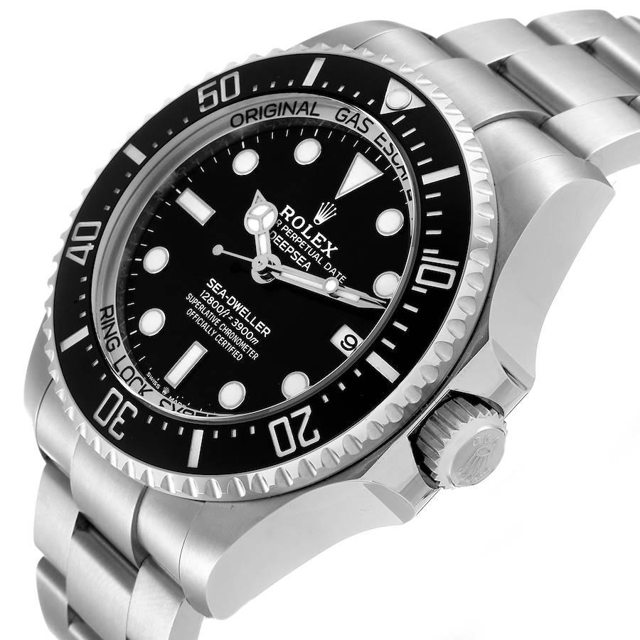 Rolex Montre Seadweller Deepsea 44 en acier avec cadran noir, pour hommes 136660, non portée en vente 1
