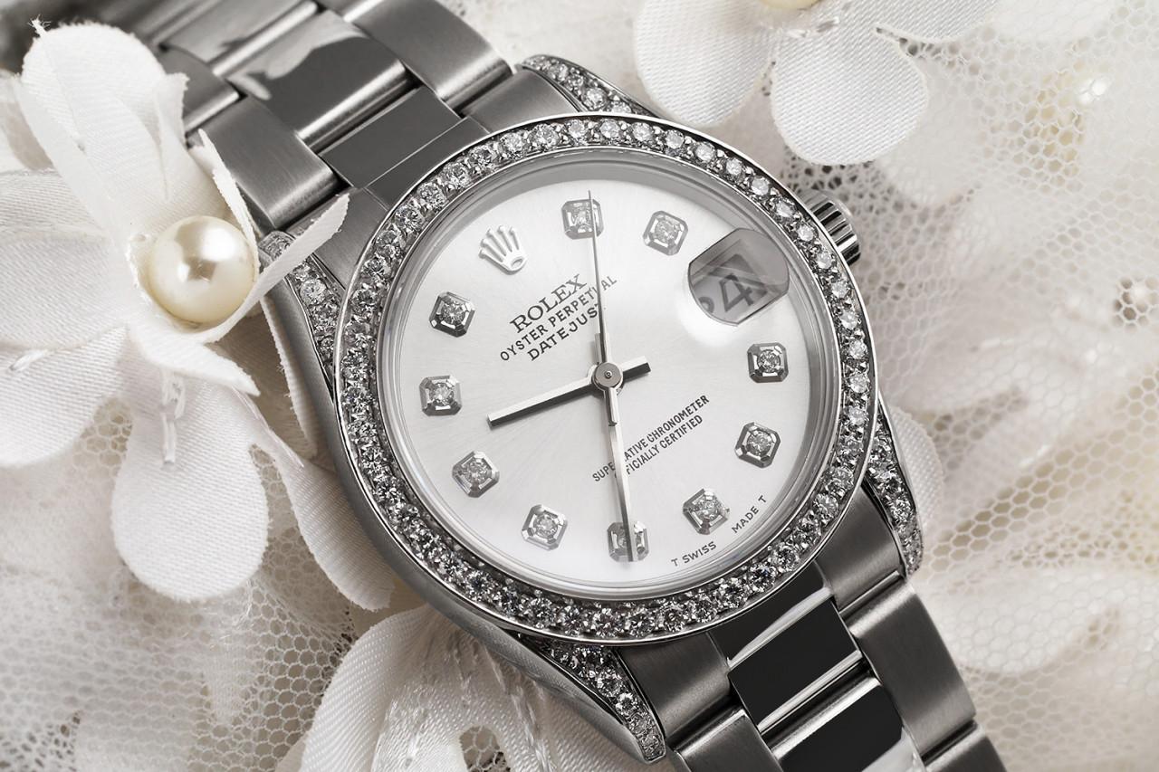 Rolex Silver Datejust Steel SS Diamonds Bezel & Shoulders Oyster Watch 16014 In Excellent Condition For Sale In New York, NY