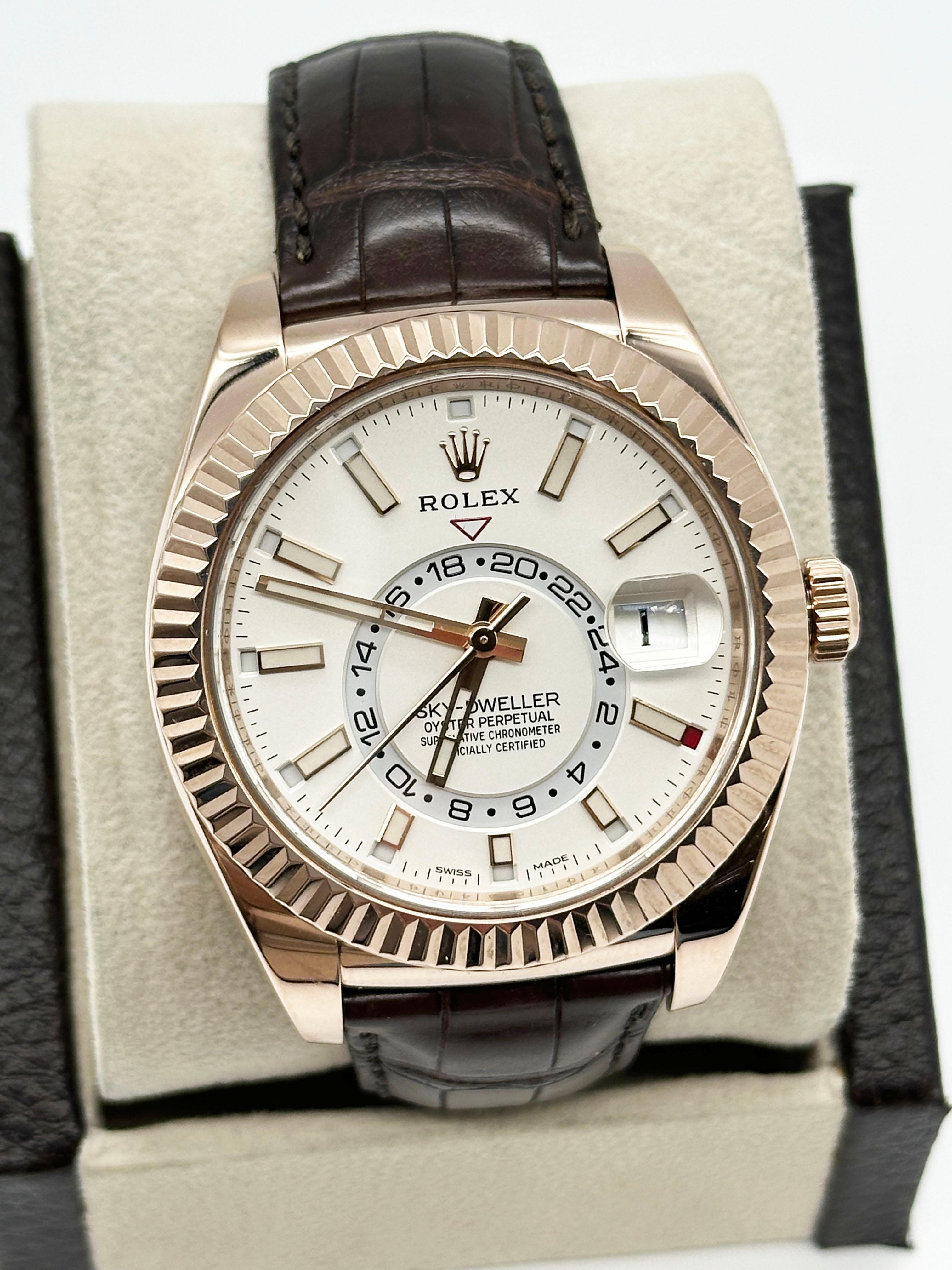 Rolex Sky Dweller 326135 42mm Roségold Weißes Zifferblatt Lederriemen Rolex Box Herren