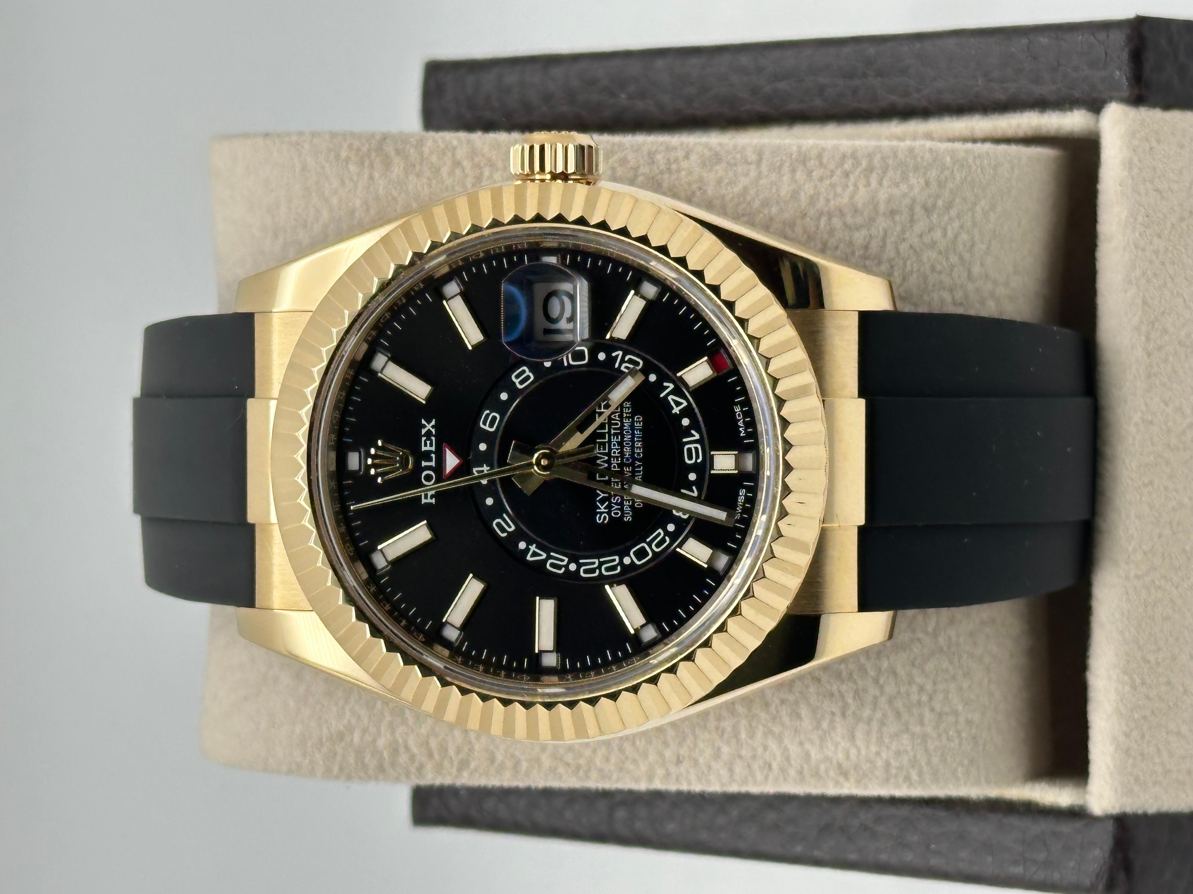Men's Rolex Sky Dweller 326238 Black Dial 18K Yellow Gold Oysterflex Band Box Paper For Sale