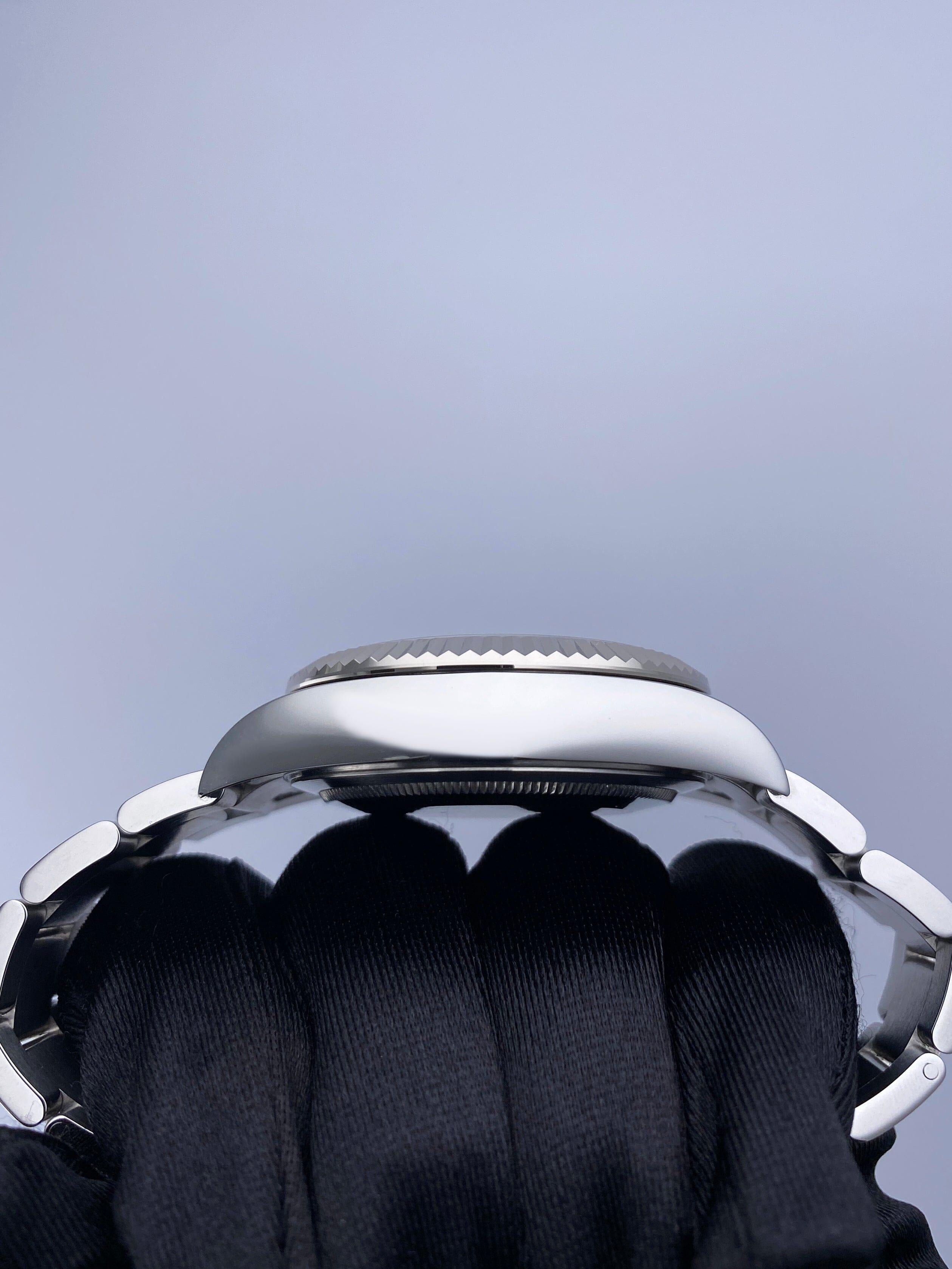 Rolex Sky-Dweller 326934 Quadrante Bianco Acciaio Oro Bianco Orologio Uomo Scatola Documenti in vendita 2