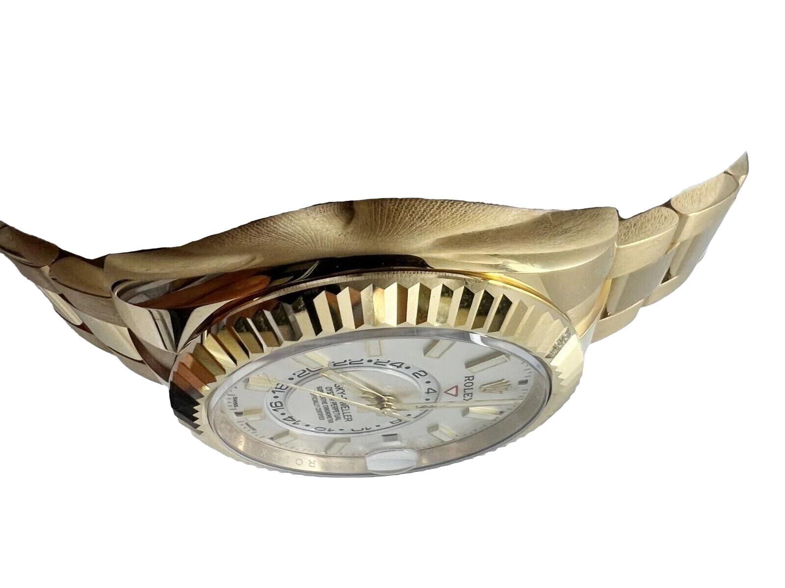 Empire Montre Rolex Sky-Dweller 326938 42mm Cadran blanc, bracelet Oyster en or jaune 18K en vente