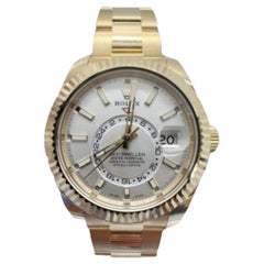 Montre Rolex Sky-Dweller 326938 42mm Cadran blanc, bracelet Oyster en or jaune 18K