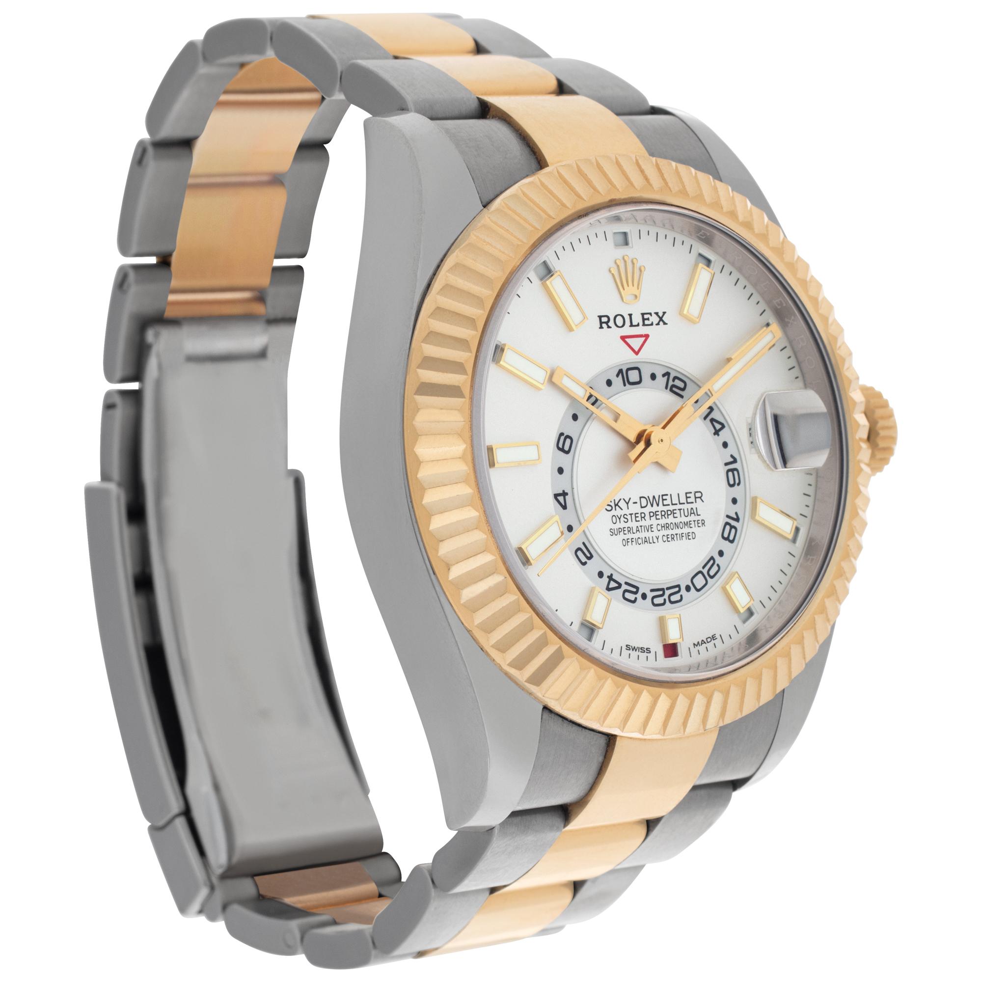 Rolex Sky-Dweller 42mm 326933 im Zustand „Hervorragend“ in Surfside, FL