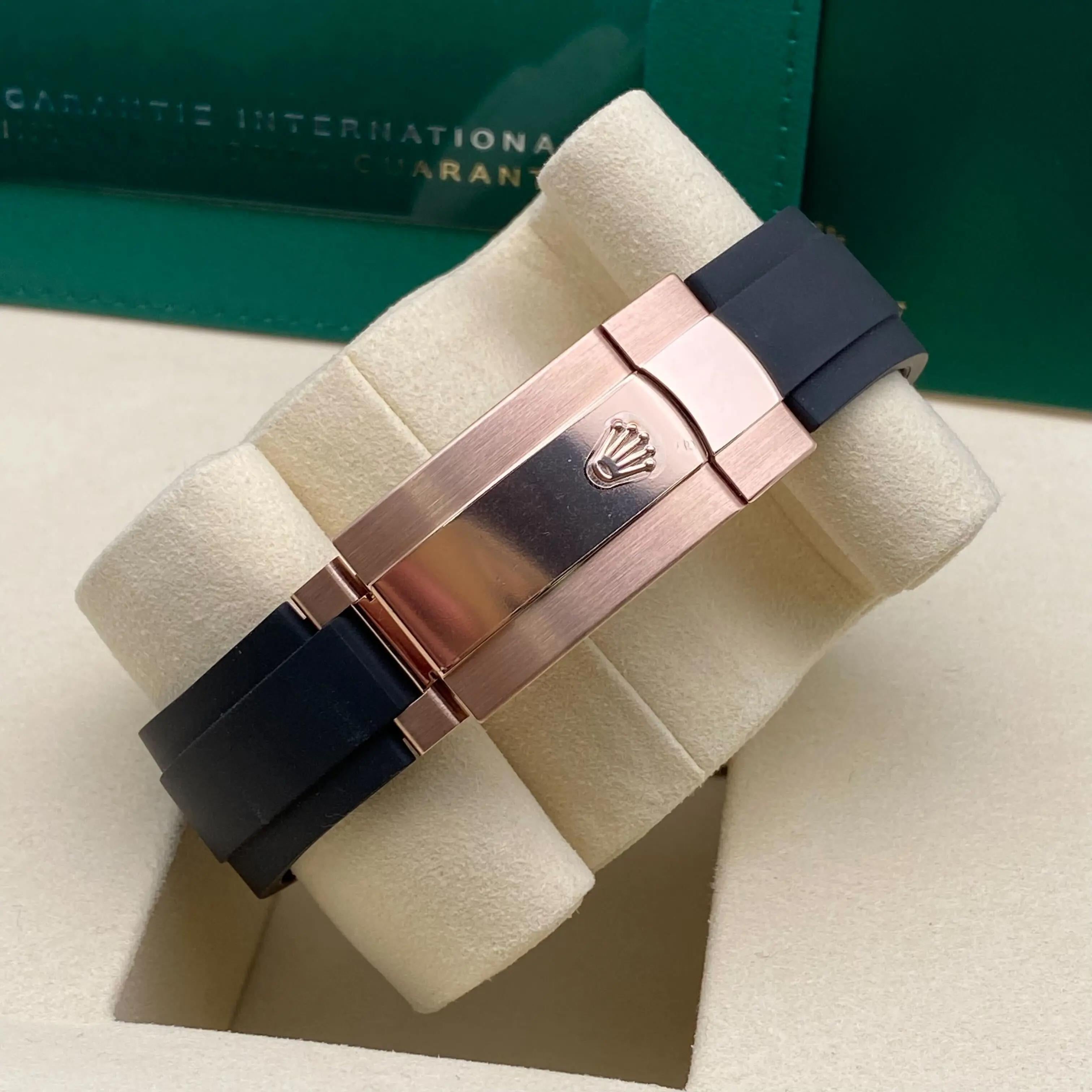 Reloj Rolex Sky-Dweller 42 mm 336235 de oro rosa de 18 quilates con esfera de chocolate para hombre B&P en venta 3