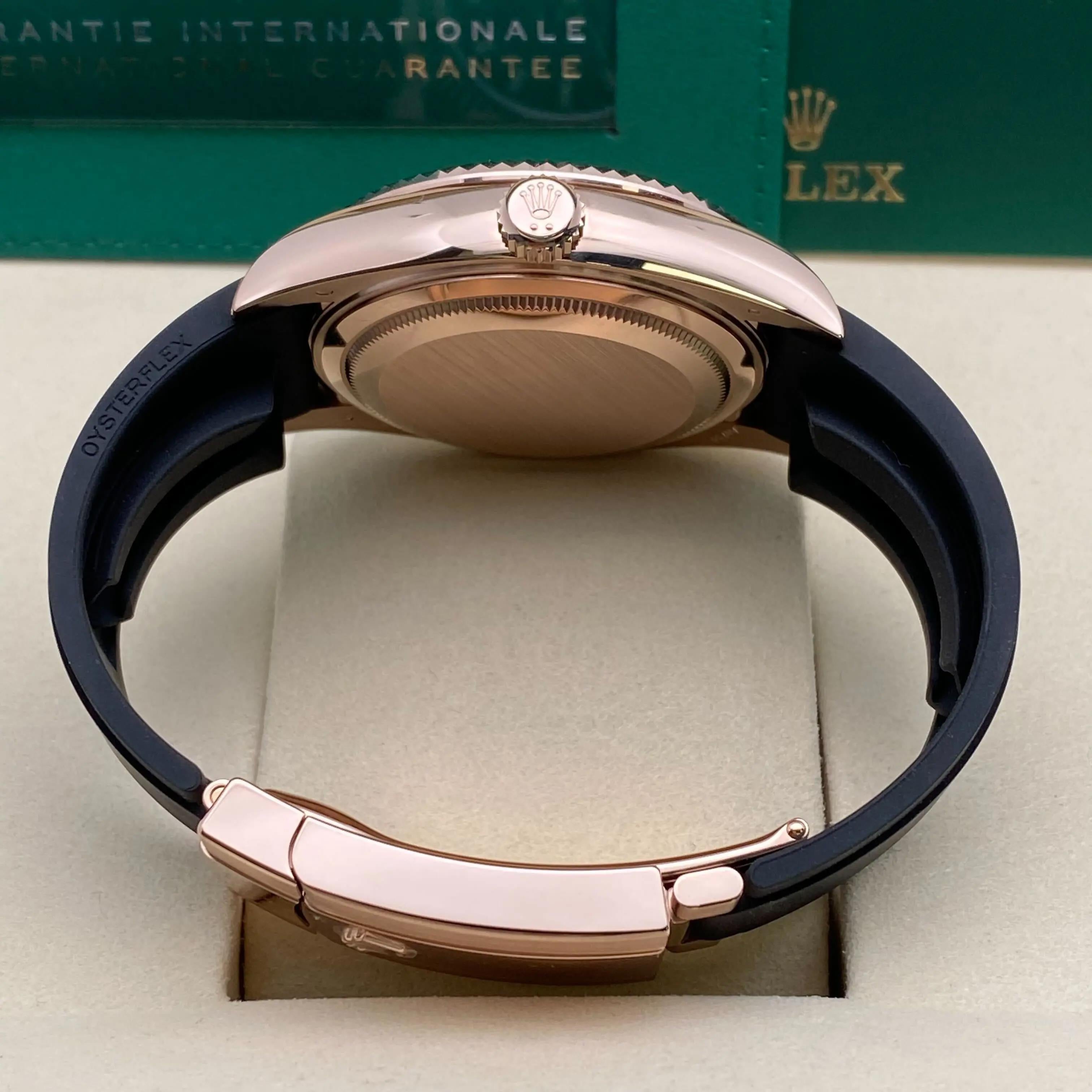 Reloj Rolex Sky-Dweller 42 mm 336235 de oro rosa de 18 quilates con esfera de chocolate para hombre B&P en venta 4