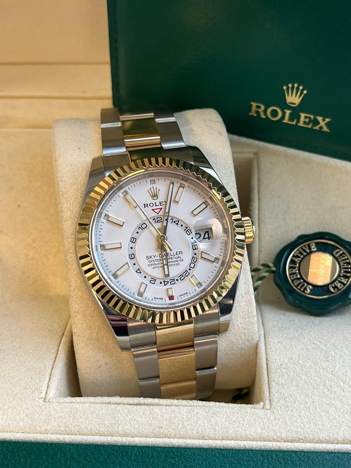 Women's or Men's Rolex Sky-Dweller Automatic Steel Yellow Gold White Dial Bracelet Watch 326933 For Sale