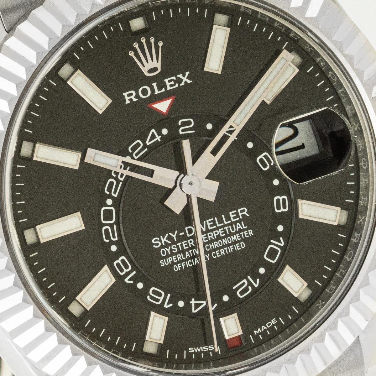 Rolex Sky-Dweller Quadrante Nero Bracciale Giubileo 326934 In condizioni ottime in vendita a Mayfair, London, London