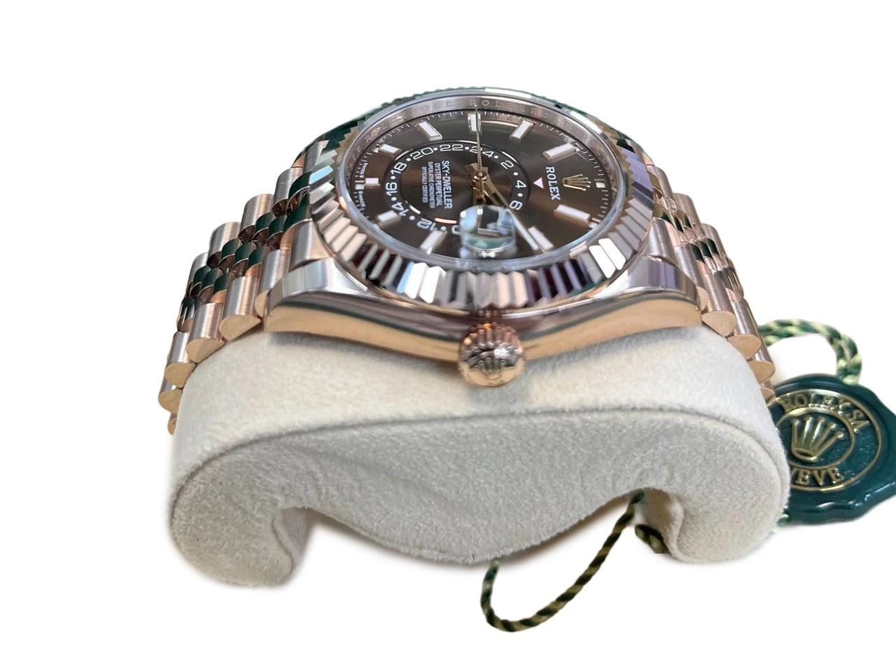 Rolex Sky-Dweller Quadrante Cioccolato Bracciale Giubileo 336935 in vendita 2