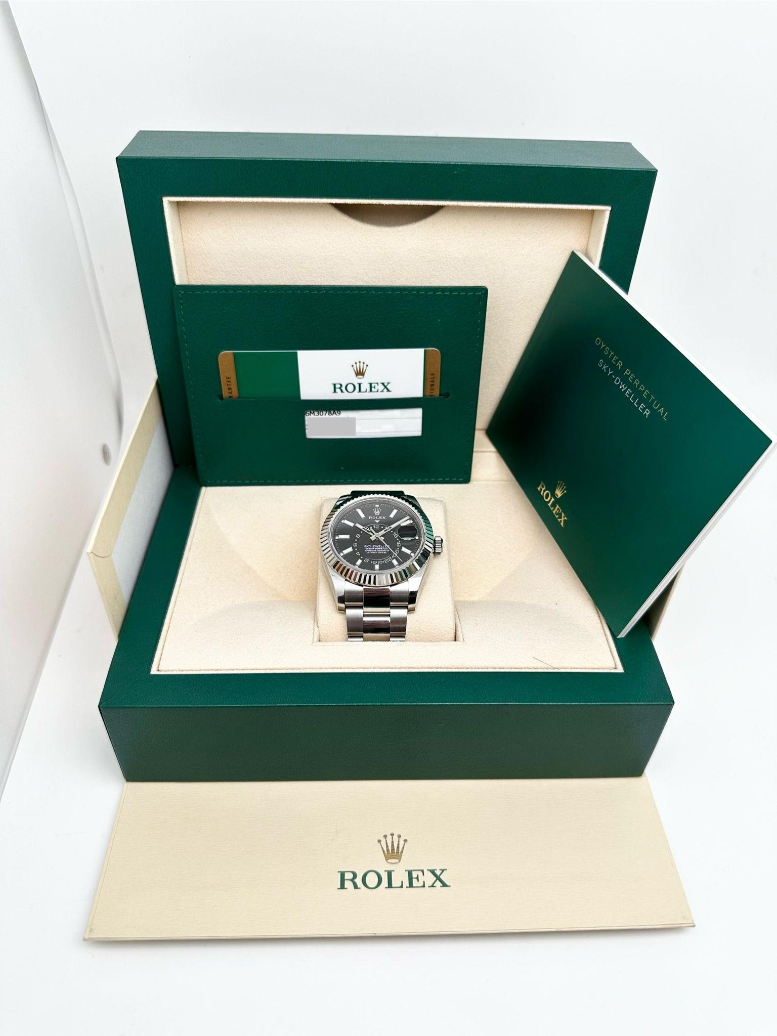 Rolex Sky-Dweller Gold Steel Black Dial Oyster Band Automatic Men's Watch 326934 en vente 2