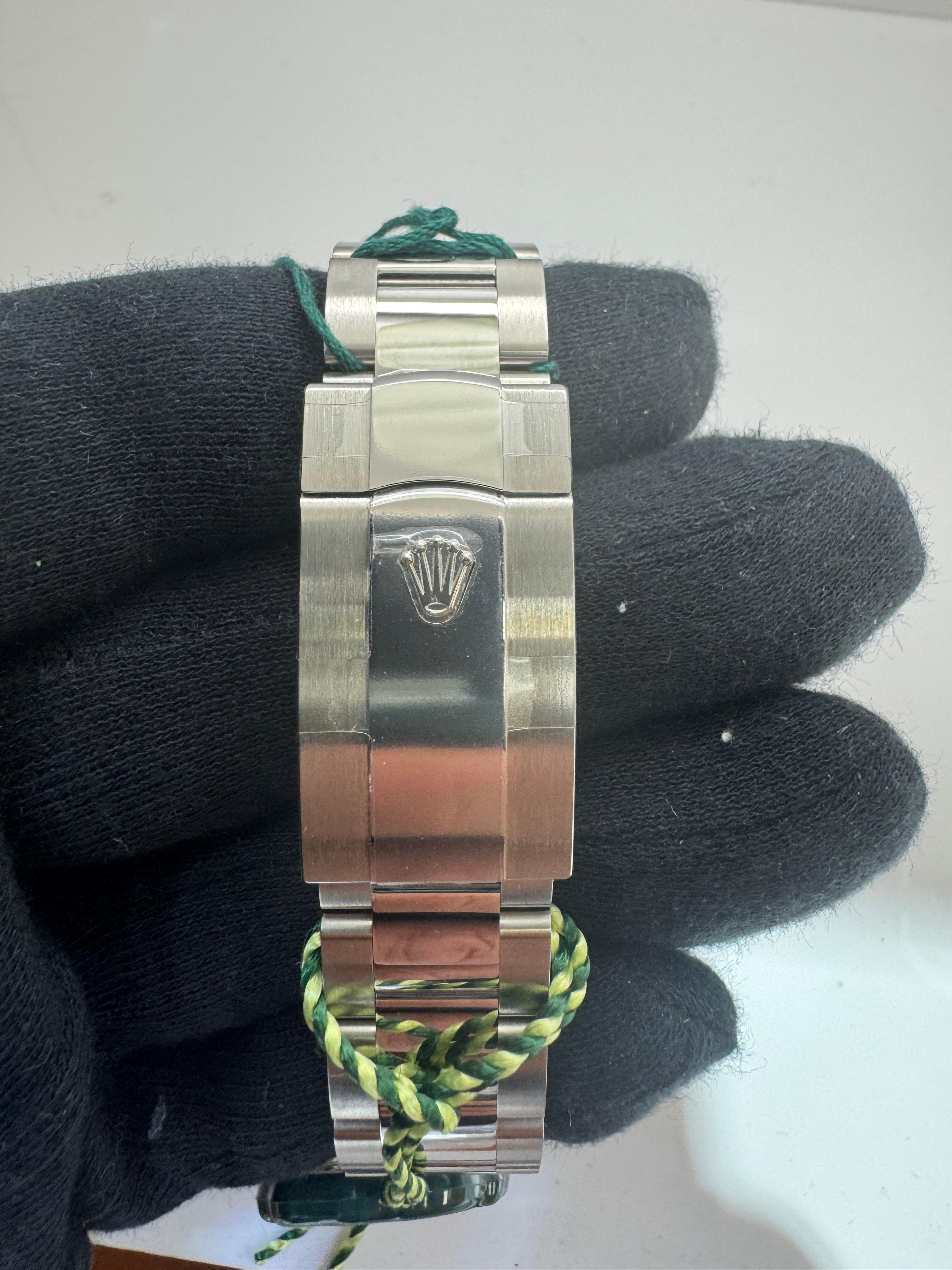 Rolex Sky-Dweller Green 41mm Oyster Watch 336934 In New Condition For Sale In New York, NY