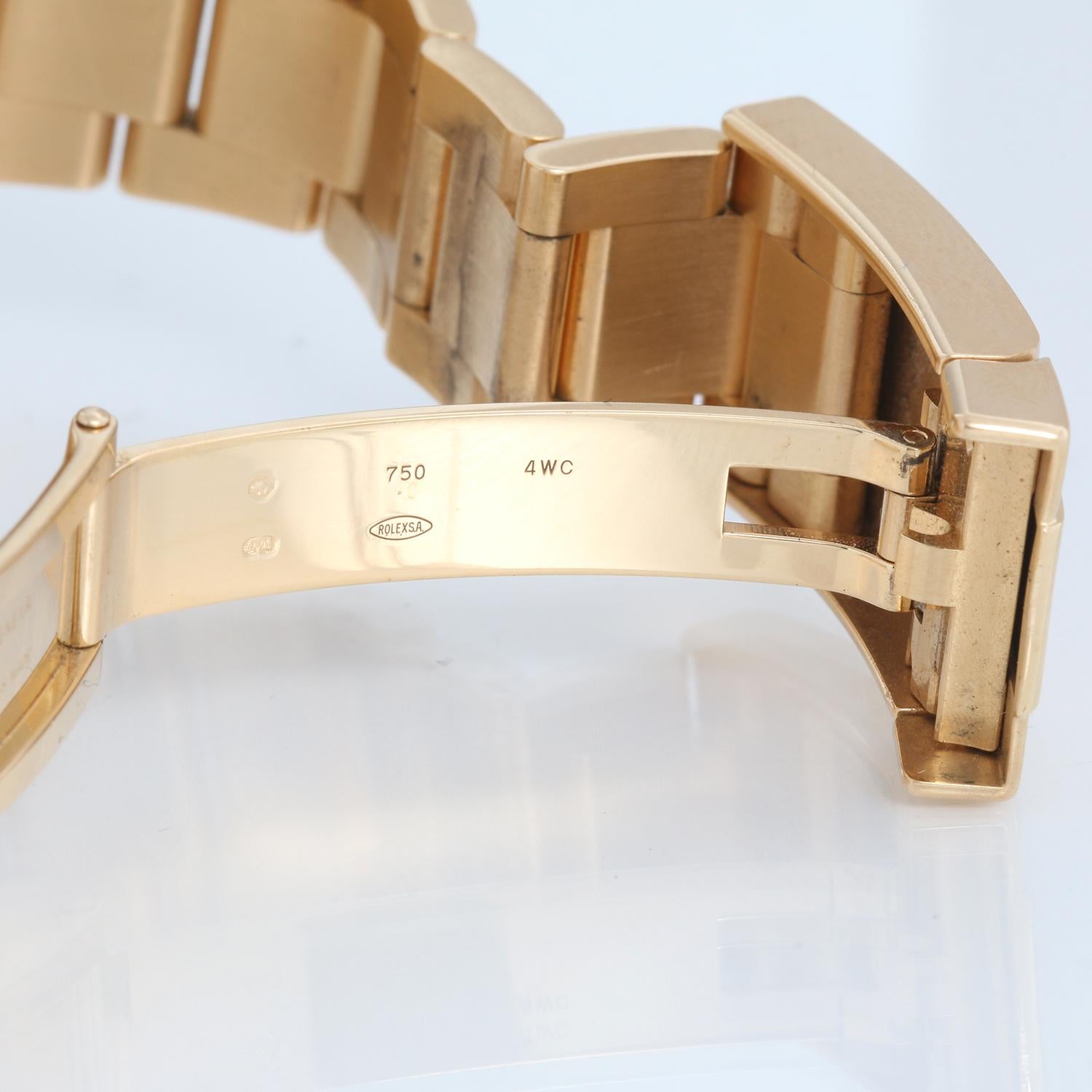 Rolex Montre Sky-Dweller en or jaune 18 carats avec calendrier annuel pour hommes 326938 en vente 4