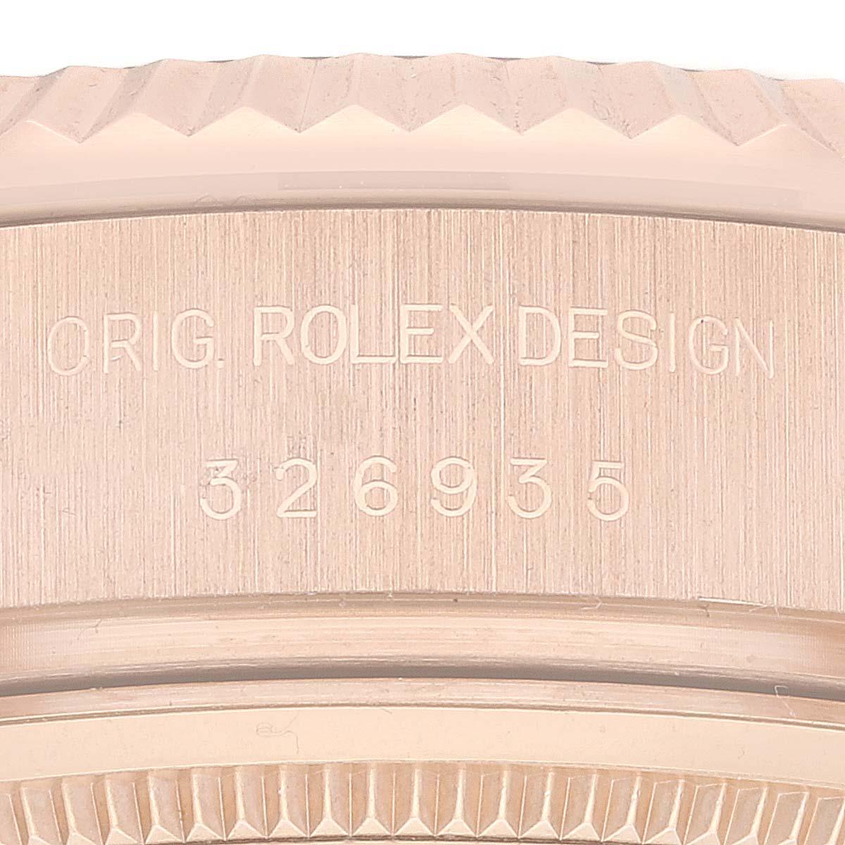 Rolex Sky-Dweller Montre pour hommes avec cadran Sundust en or rose 326935 en vente 3