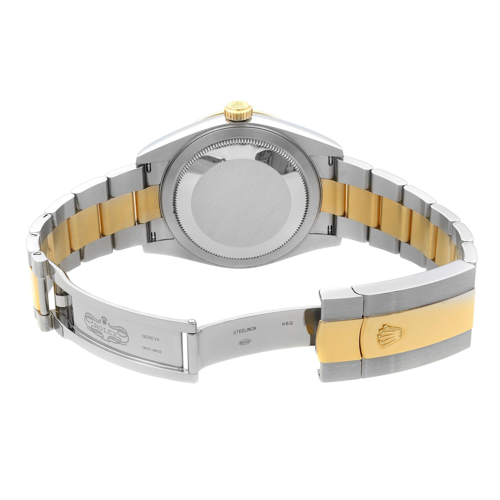 Rolex Montre pour homme Sky-Dweller automatique BlacK en acier et or jaune 18 carats avec cadran et cadran, 326933 en vente 2