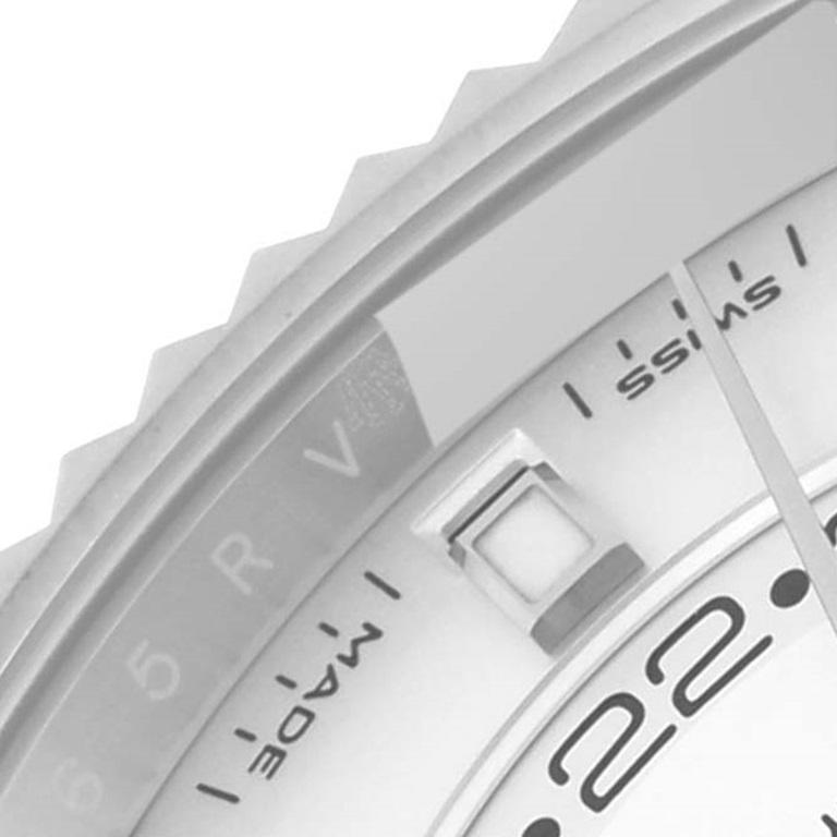 Rolex Sky-Dweller Steel White Gold Mens Watch 326934 Box Card. Mouvement automatique à remontage automatique, officiellement certifié chronomètre. Double fuseau horaire, calendrier annuel. Ressort parachromatique bleu paramagnétique. Amortisseurs