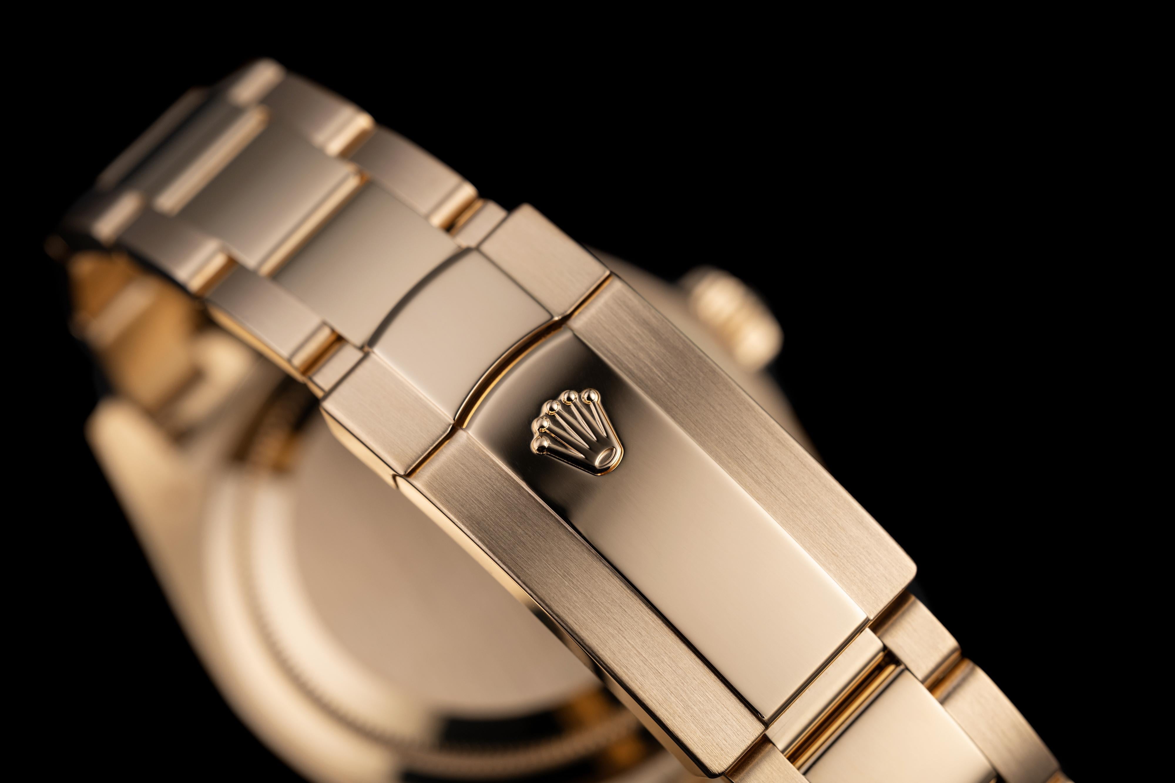 Rolex Sky-Dweller 'Oro Giallo' Quadrante Nero In condizioni Nuovo in vendita a London, GB