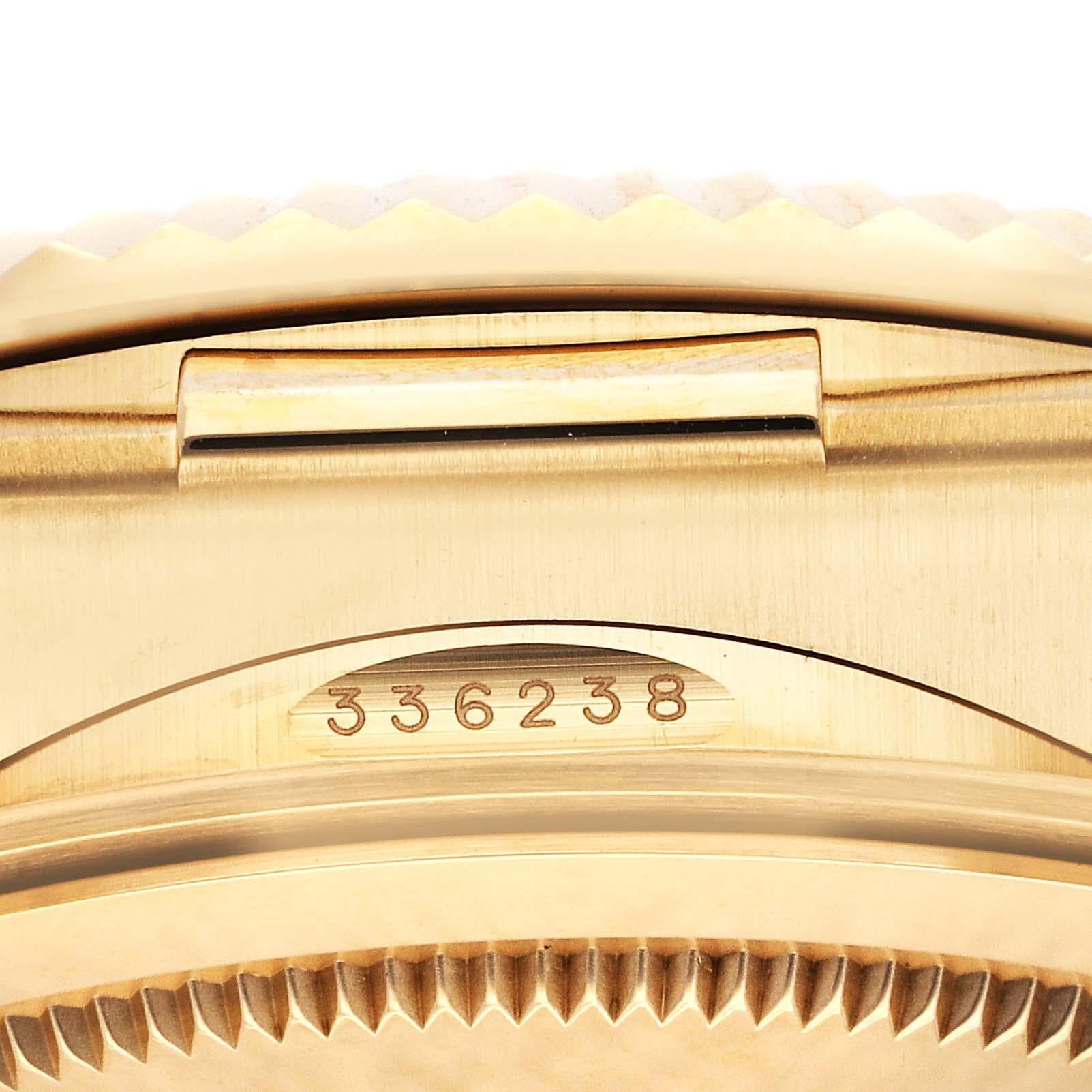 Rolex Sky-Dweller Yellow Gold Black Dial Oysterflex Mens Watch 336238 Box Card. Mouvement automatique à remontage automatique, officiellement certifié chronomètre. Double fuseau horaire, calendrier annuel. Ressort parachromatique bleu