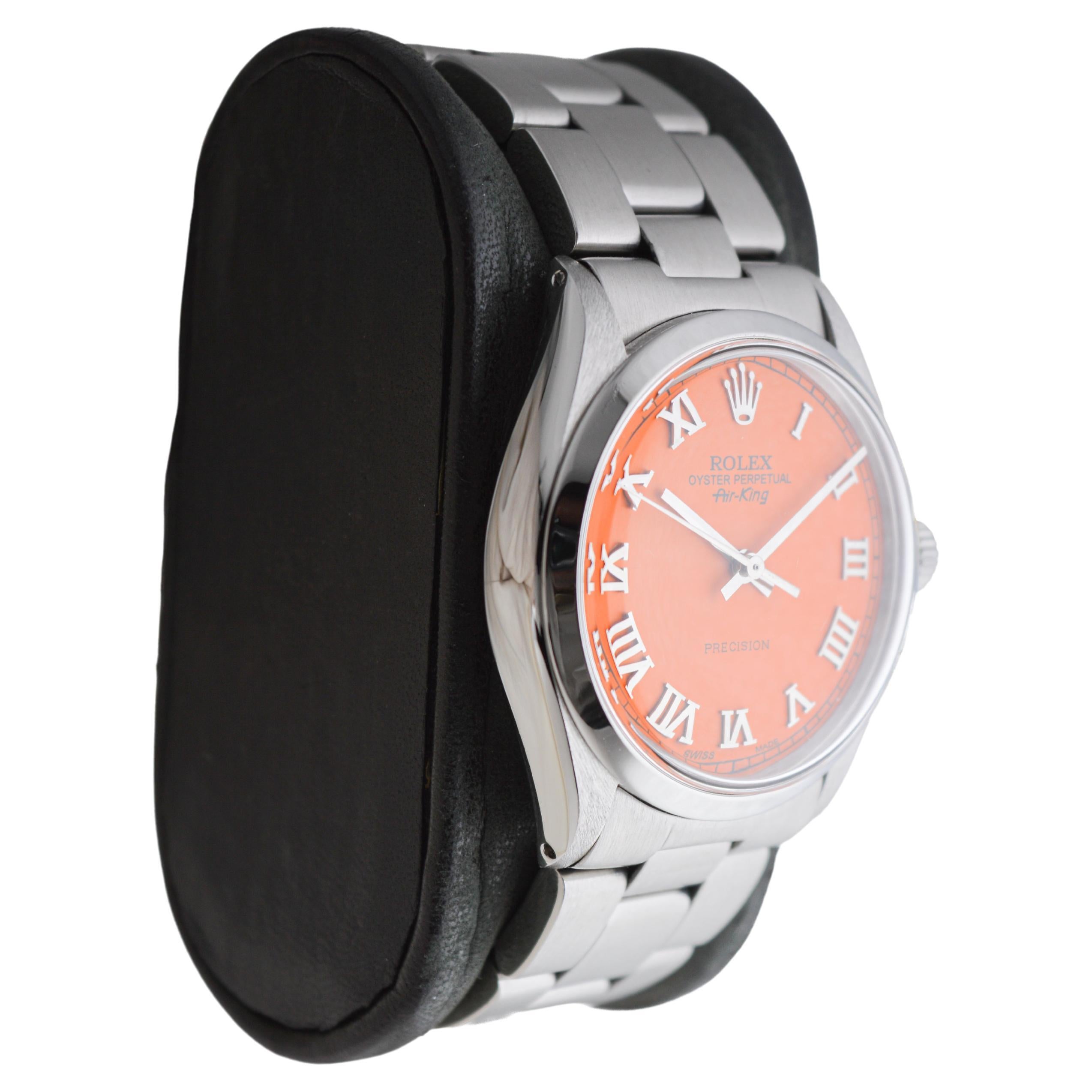 USINE / MAISON : Compagnie des montres Rolex
STYLE / RÉFÉRENCE : Air King / Référence 5500/1002
METAL / MATERIAL : Acier inoxydable
CIRCA / ANNÉE : années 1970
DIMENSIONS / TAILLE : Longueur 42mm X 35mm Diamètre
MOUVEMENT / CALIBRE : Remontage