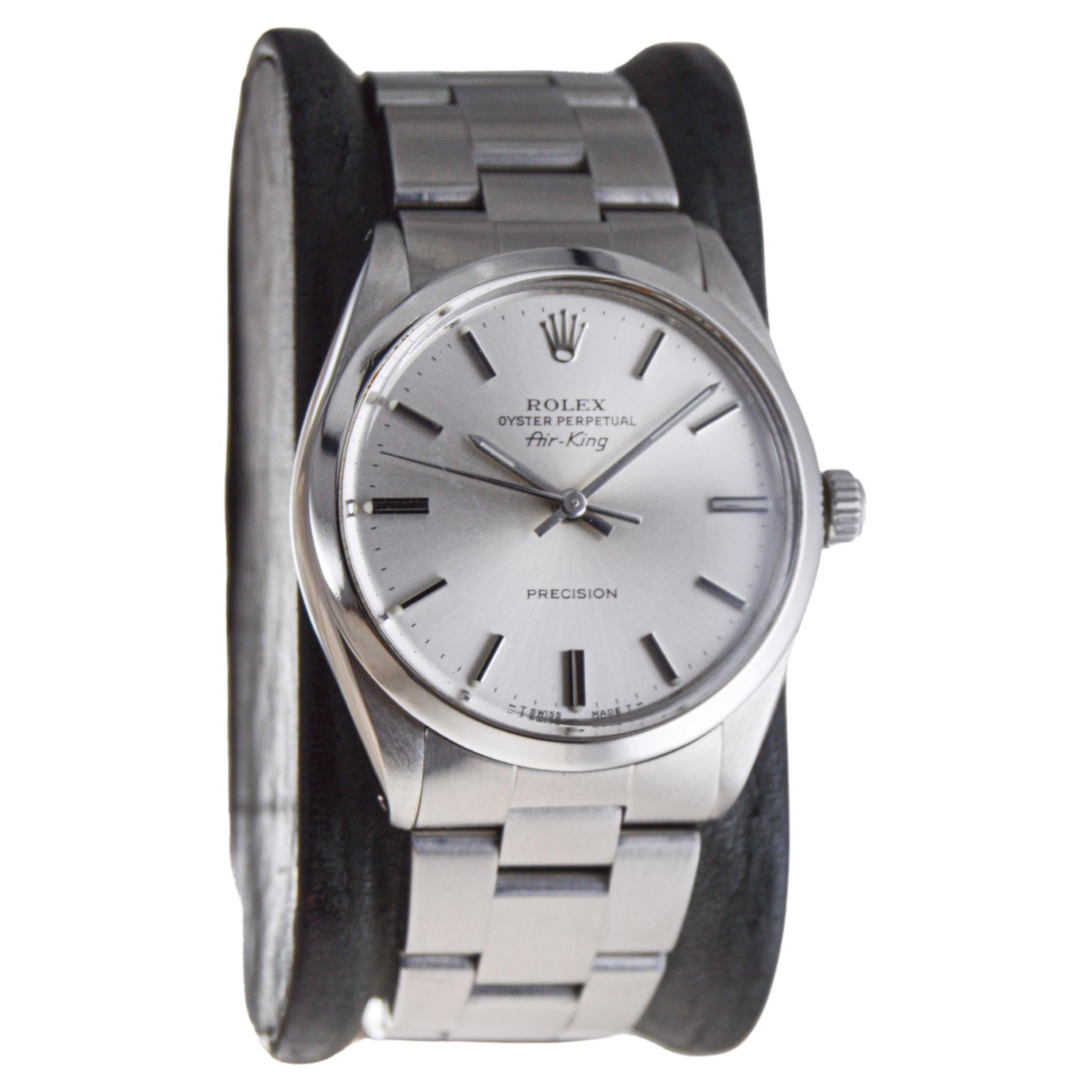 FACTORY / HOUSE: Rolex Watch Company
STYLE / REFERENCE: Air King / Reference 5500
METAL / MATERIAL: Stainless Steel
CIRCA / YEAR: 1988
DIMENSIONS / SIZE: Length 39mm X Diameter 34mm
MOVEMENT / CALIBER: Perpetual Winding / 26 Jewels / Caliber