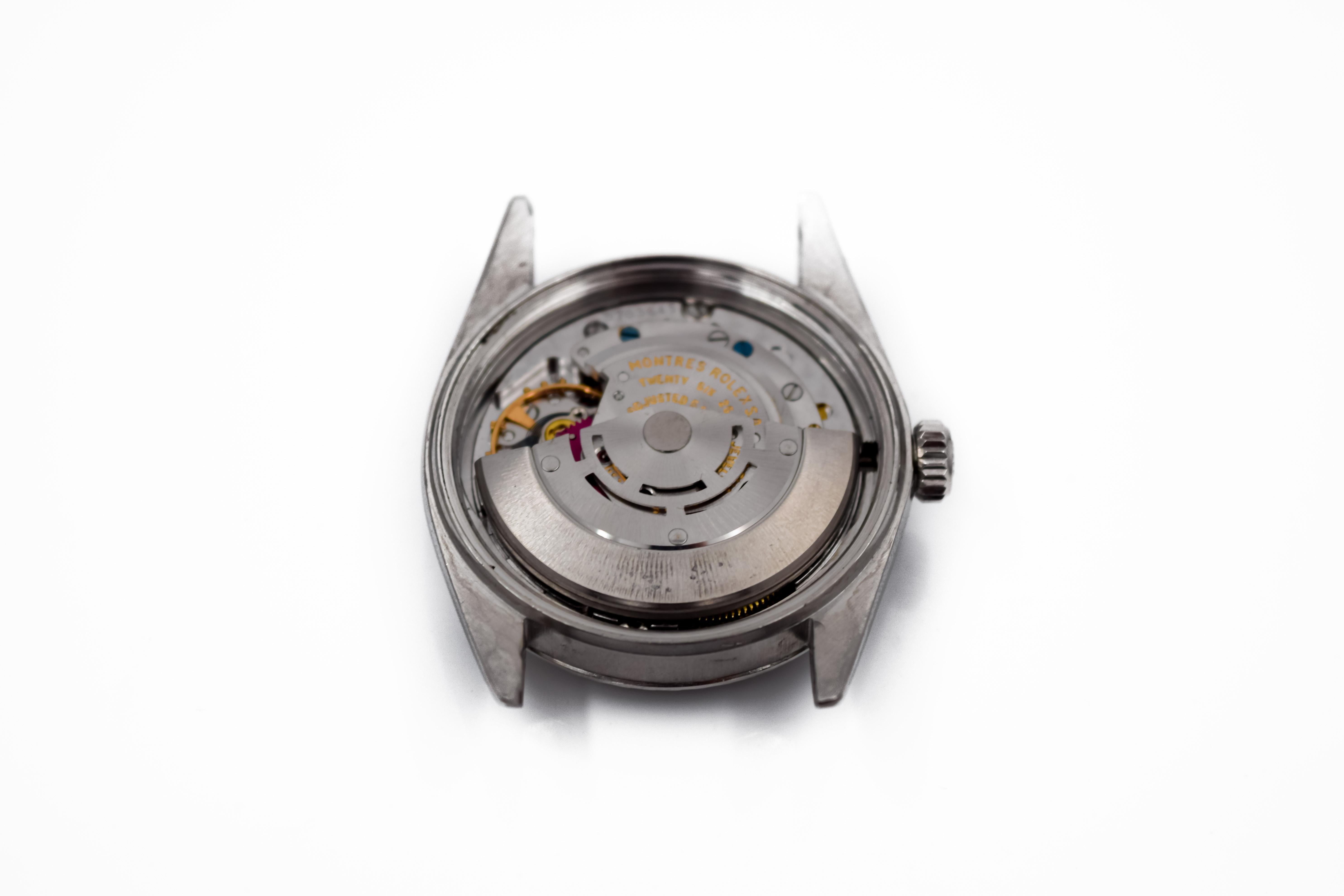 Rolex Montre Datejust en acier inoxydable avec cadran rouge fini sur mesure, années 1960 en vente 8