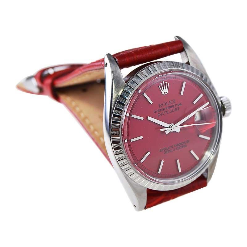Rolex Montre Datejust en acier inoxydable avec cadran rouge fini sur mesure, années 1960 en vente 1