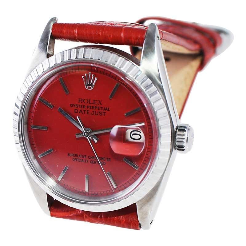 Rolex Montre Datejust en acier inoxydable avec cadran rouge fini sur mesure, années 1960 en vente 3