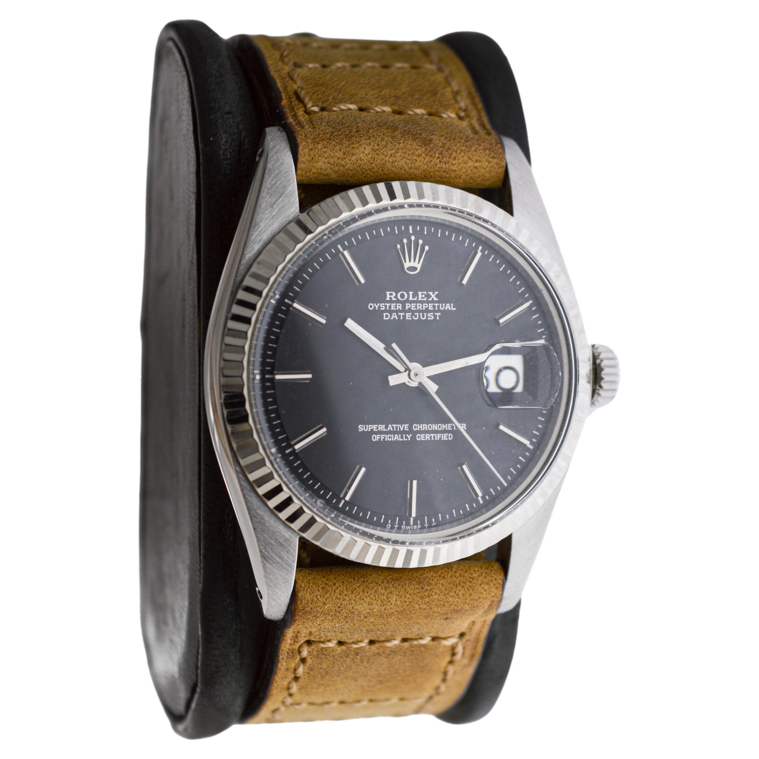 Rolex Edelstahl Datejust mit Fabrik Original schwarzes Zifferblatt circa 1970's im Zustand „Hervorragend“ in Long Beach, CA