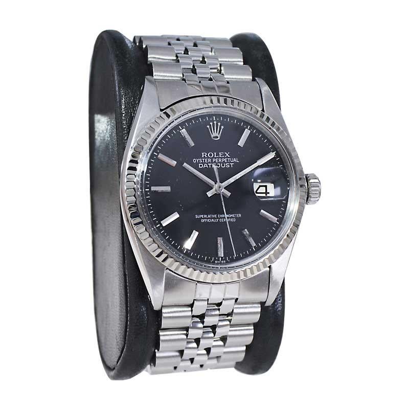 Rolex Montre Datejust en acier inoxydable avec cadran noir d'origine du milieu des années 1960 Excellent état - En vente à Long Beach, CA