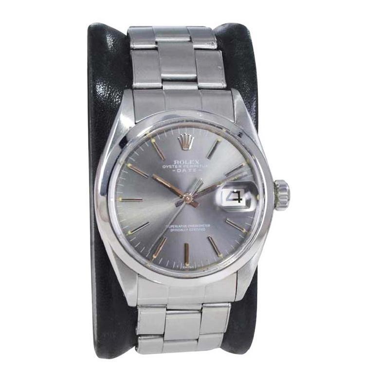 Rolex Stainless Steel Oyster Perpetual Date with Original Bracelet and Rare Dial In Excellent Condition For Sale In Long Beach, CA