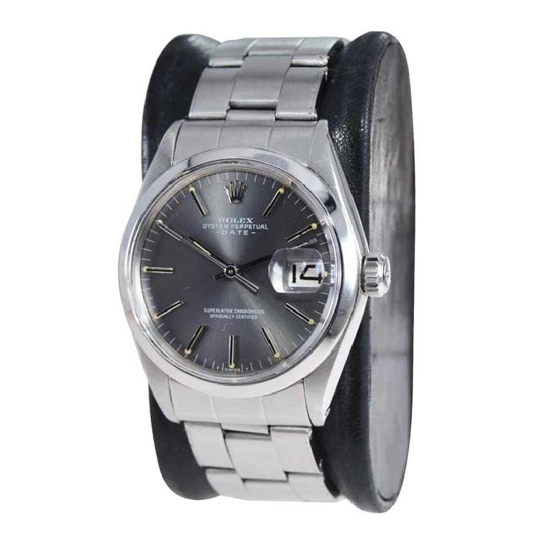 Women's or Men's Rolex Stainless Steel Oyster Perpetual Date with Original Bracelet and Rare Dial For Sale