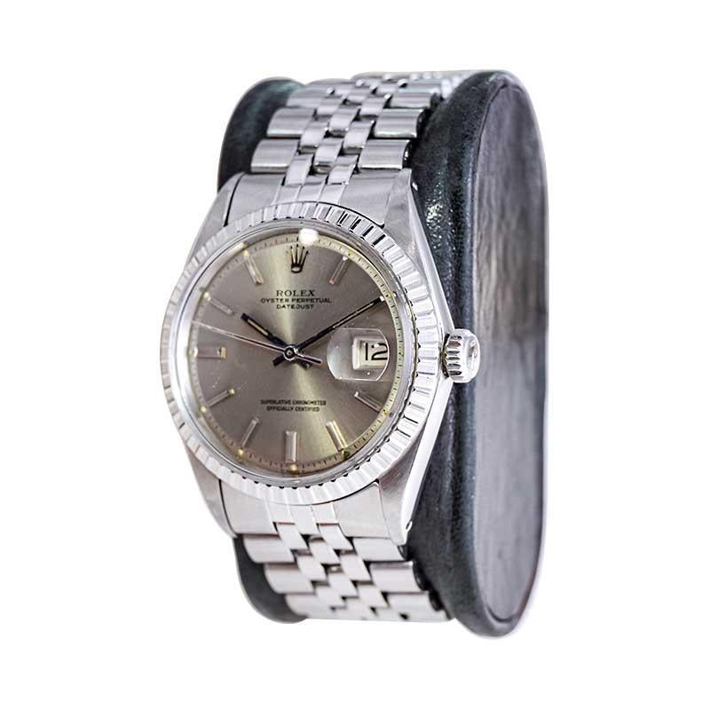 Rolex Stainless Steel Oyster Perpetual Datejust with Original Silver Dial 1970's In Excellent Condition For Sale In Long Beach, CA