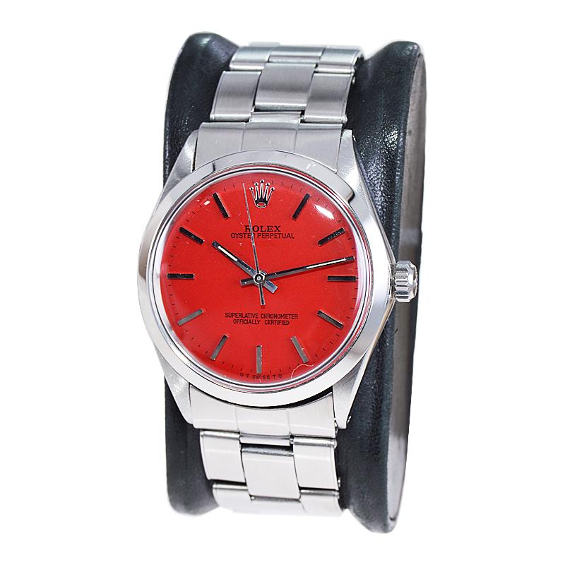 Rolex Oyster Perpetual in acciaio inossidabile con quadrante rosso personalizzato circa, anni '60 In condizioni ottime in vendita a Long Beach, CA