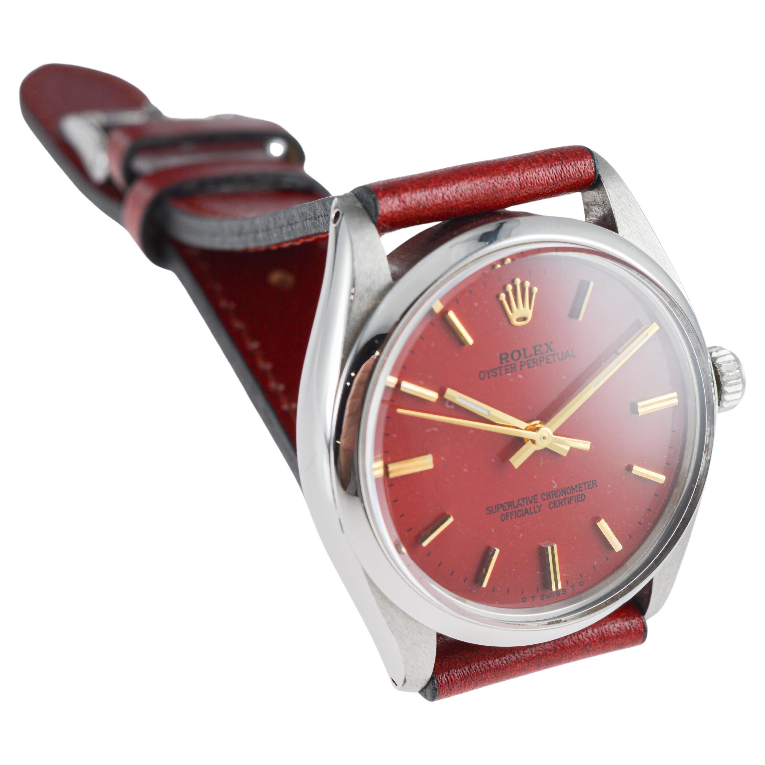 Rolex Edelstahl Oyster Perpetual mit benutzerdefinierten roten Zifferblatt circa 1970's im Angebot 10
