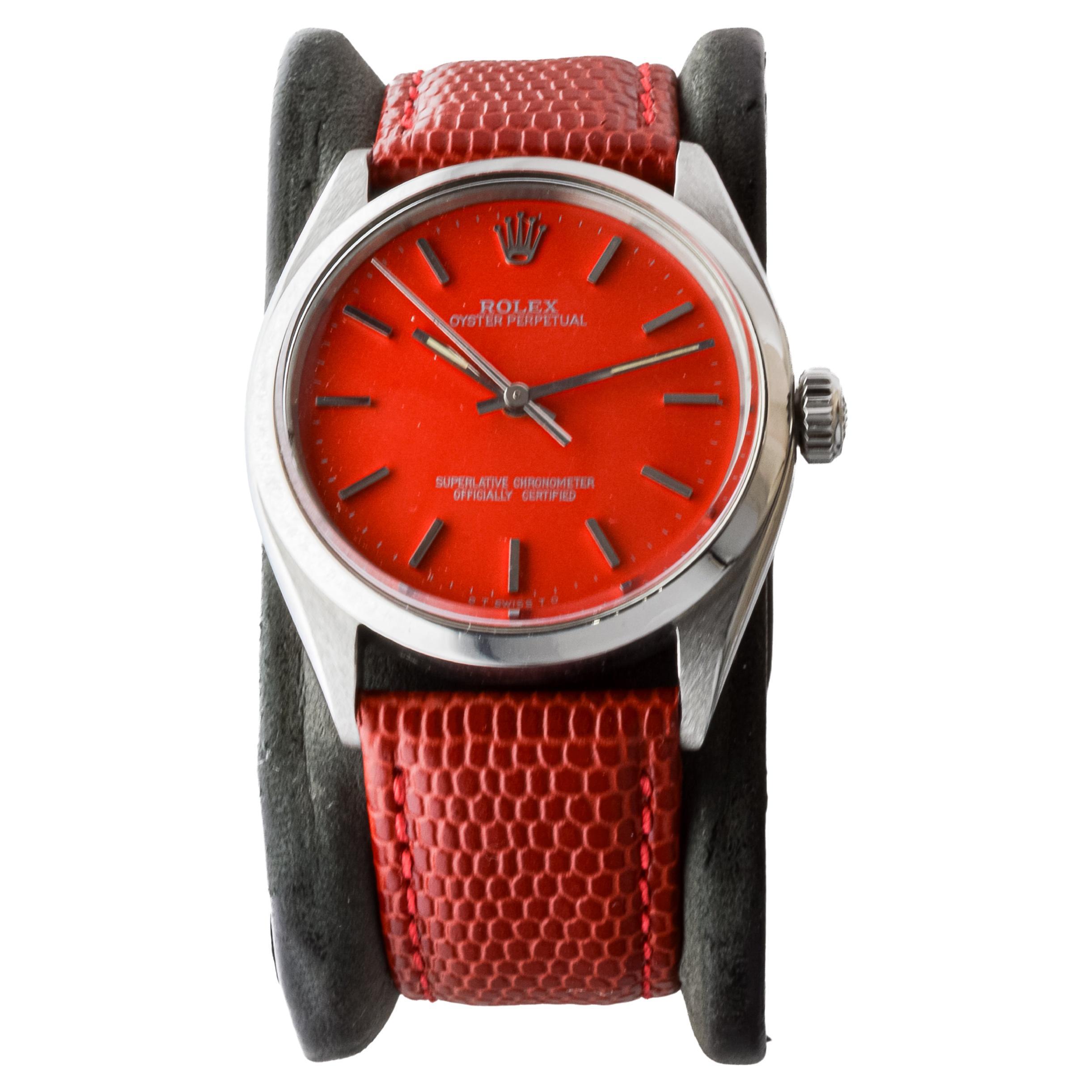 Rolex Oyster Perpetual en acier inoxydable avec cadran rouge personnalisé vers les années 1970 Unisexe en vente