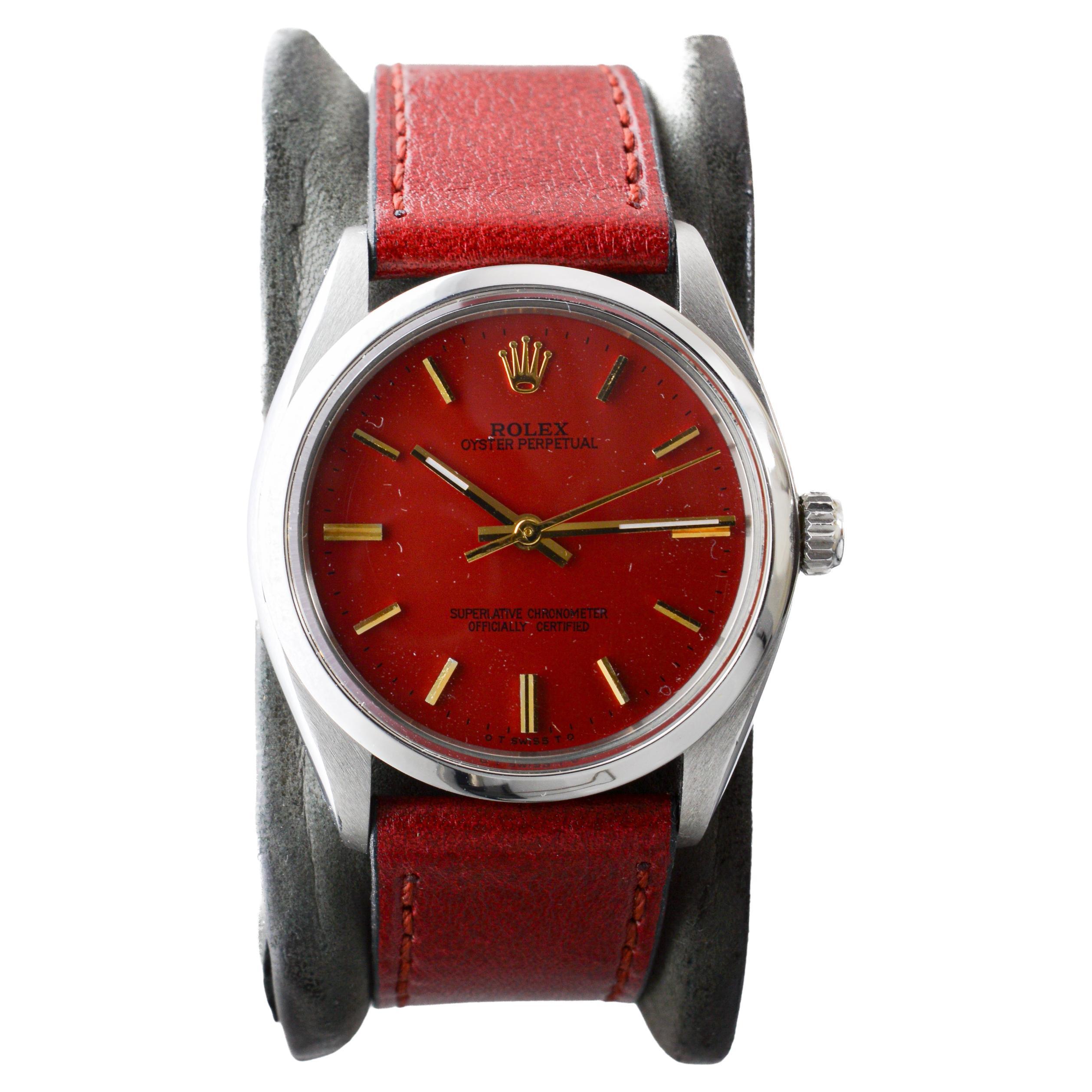 Rolex Edelstahl Oyster Perpetual mit benutzerdefinierten roten Zifferblatt circa 1970's im Angebot 1