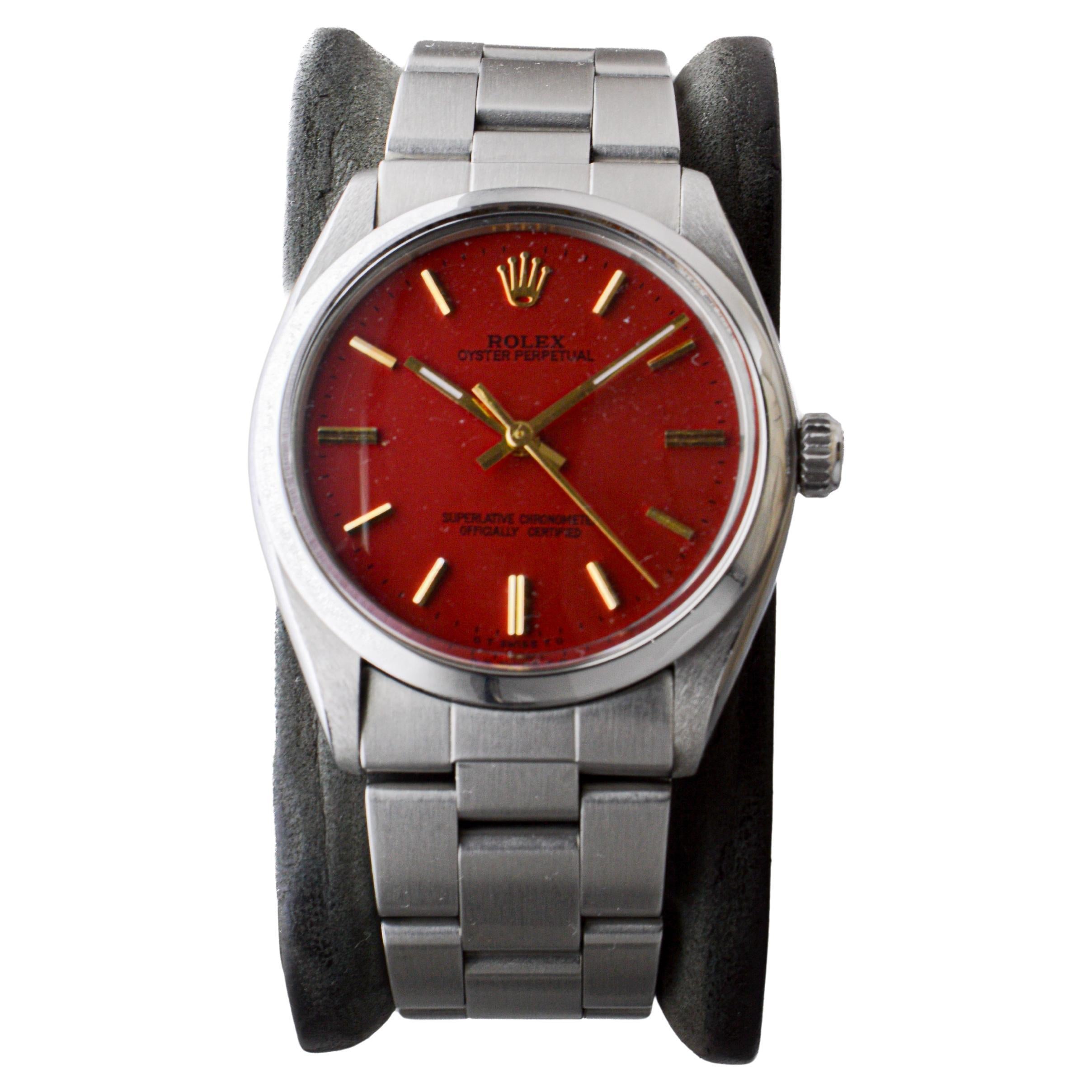 Rolex Oyster Perpetual in acciaio inossidabile con quadrante rosso personalizzato, circa anni '70 in vendita 1