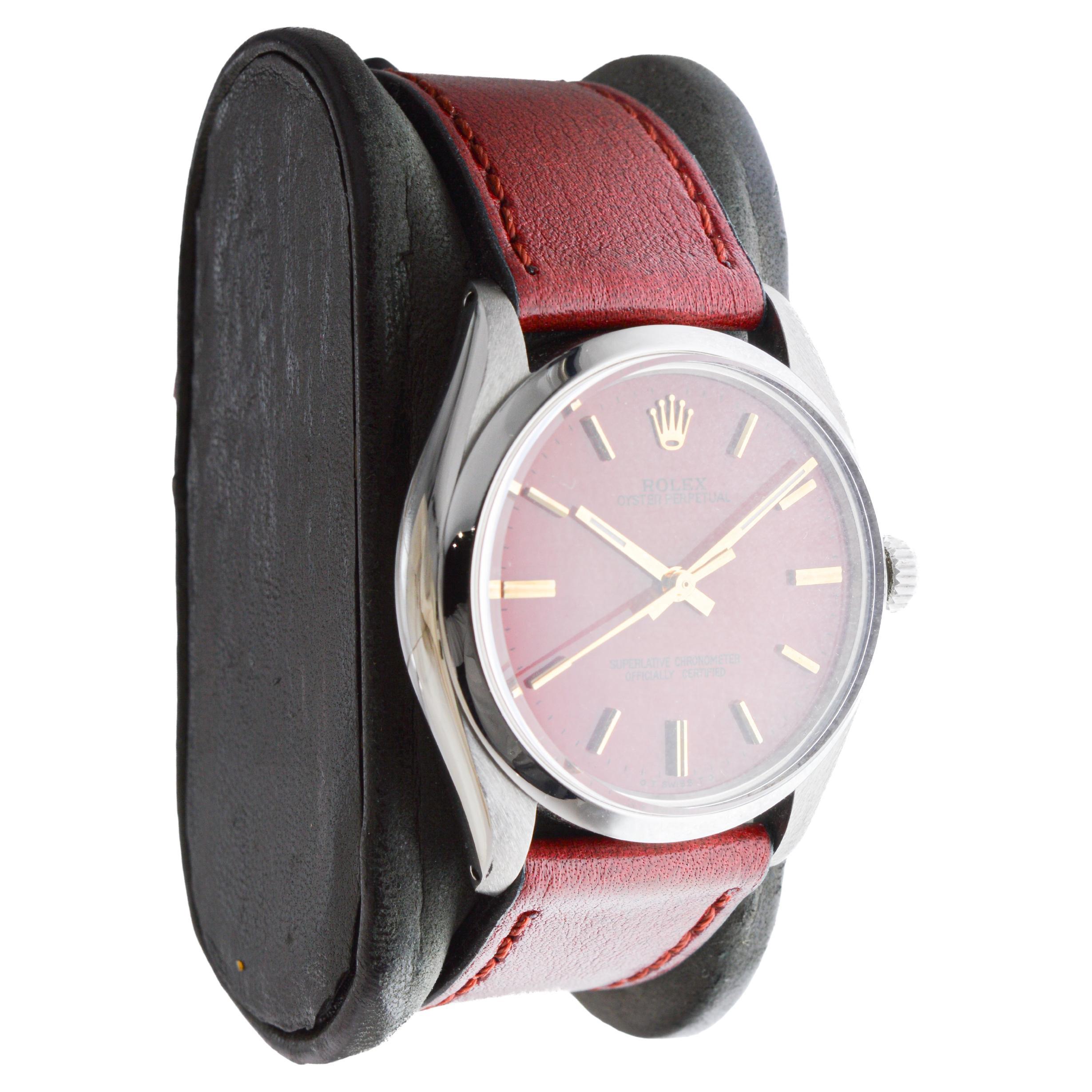 Rolex Edelstahl Oyster Perpetual mit benutzerdefinierten roten Zifferblatt circa 1970's im Angebot 2