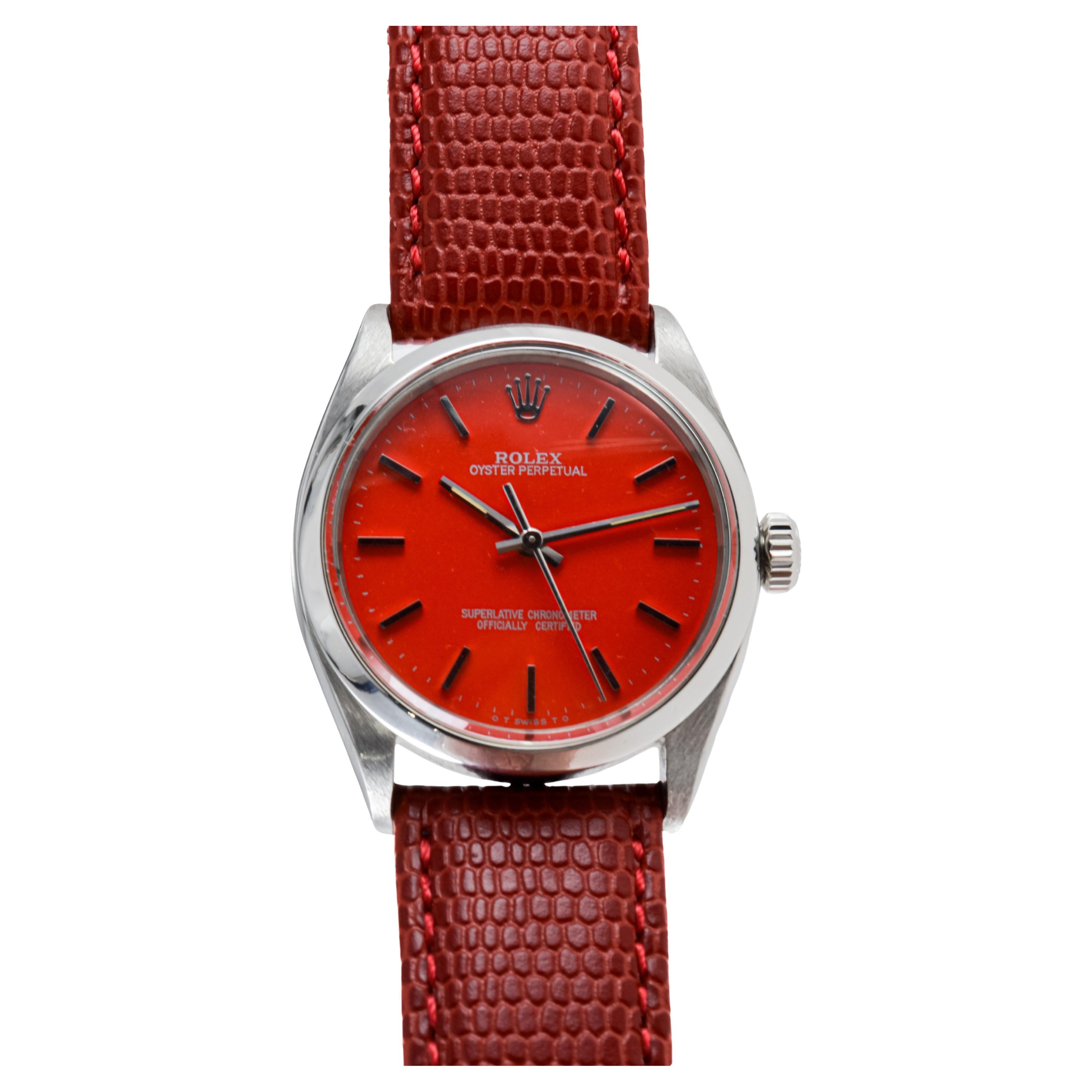 Rolex Oyster Perpetual en acier inoxydable avec cadran rouge personnalisé vers les années 1970 en vente 3