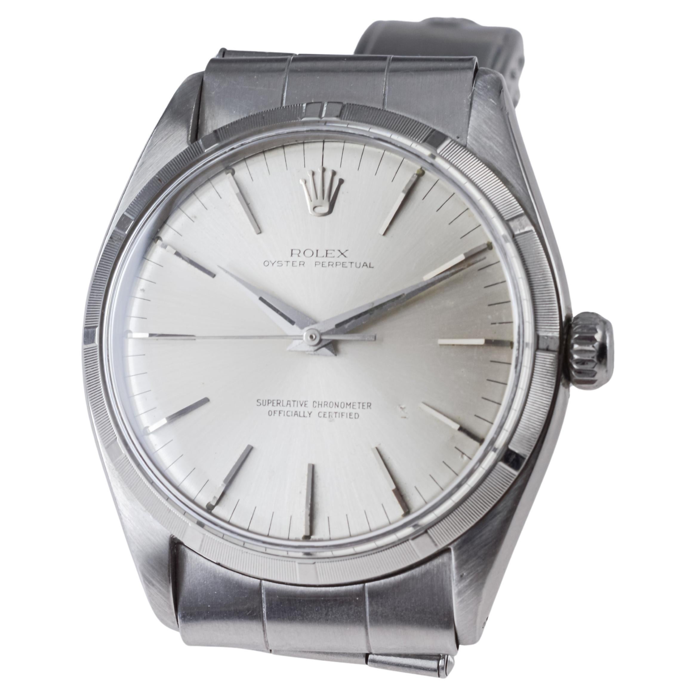 Rolex Oyster Perpetual avec moteur rare et lunette tournée, 1957 en vente 5