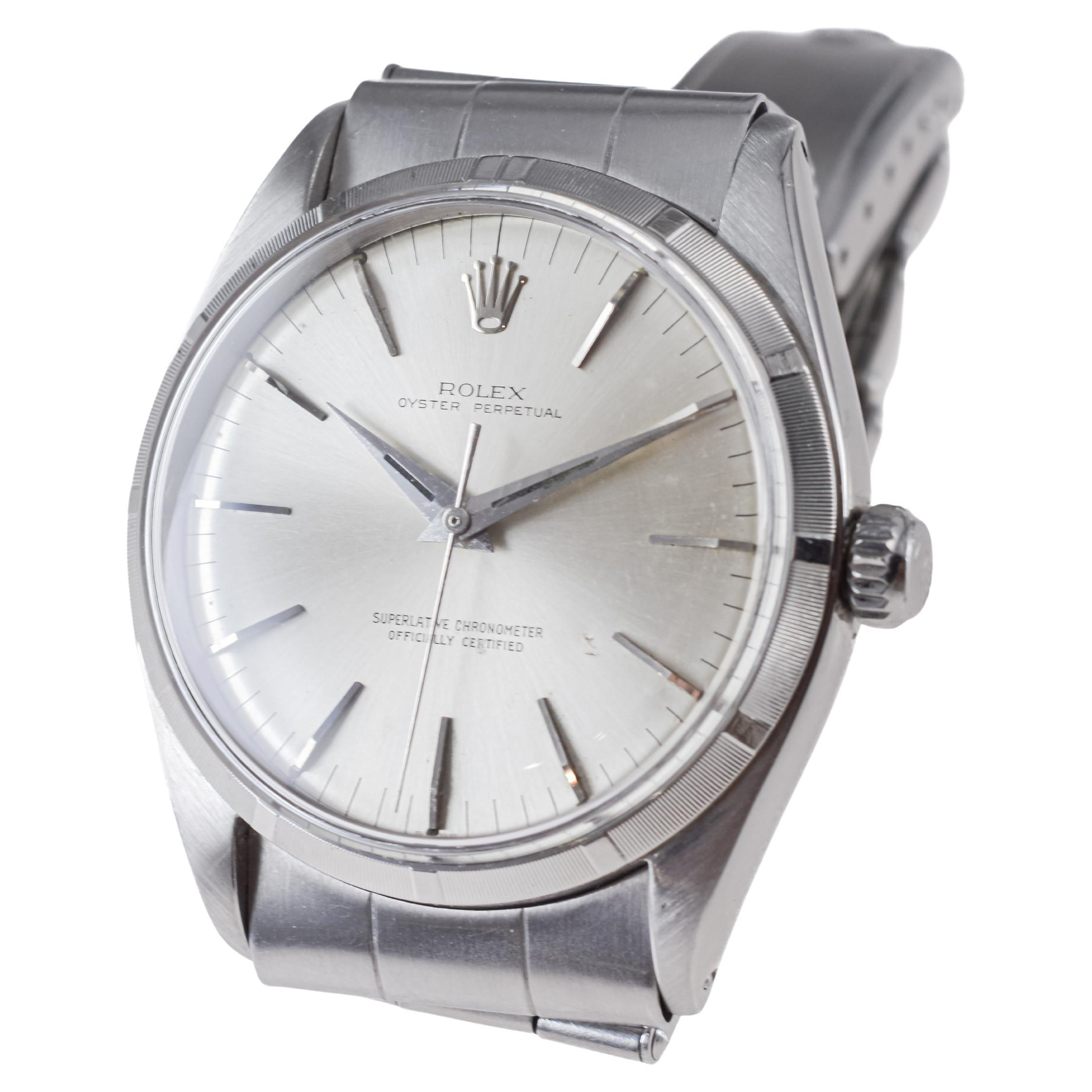 Rolex Oyster Perpetual avec moteur rare et lunette tournée, 1957 en vente 6