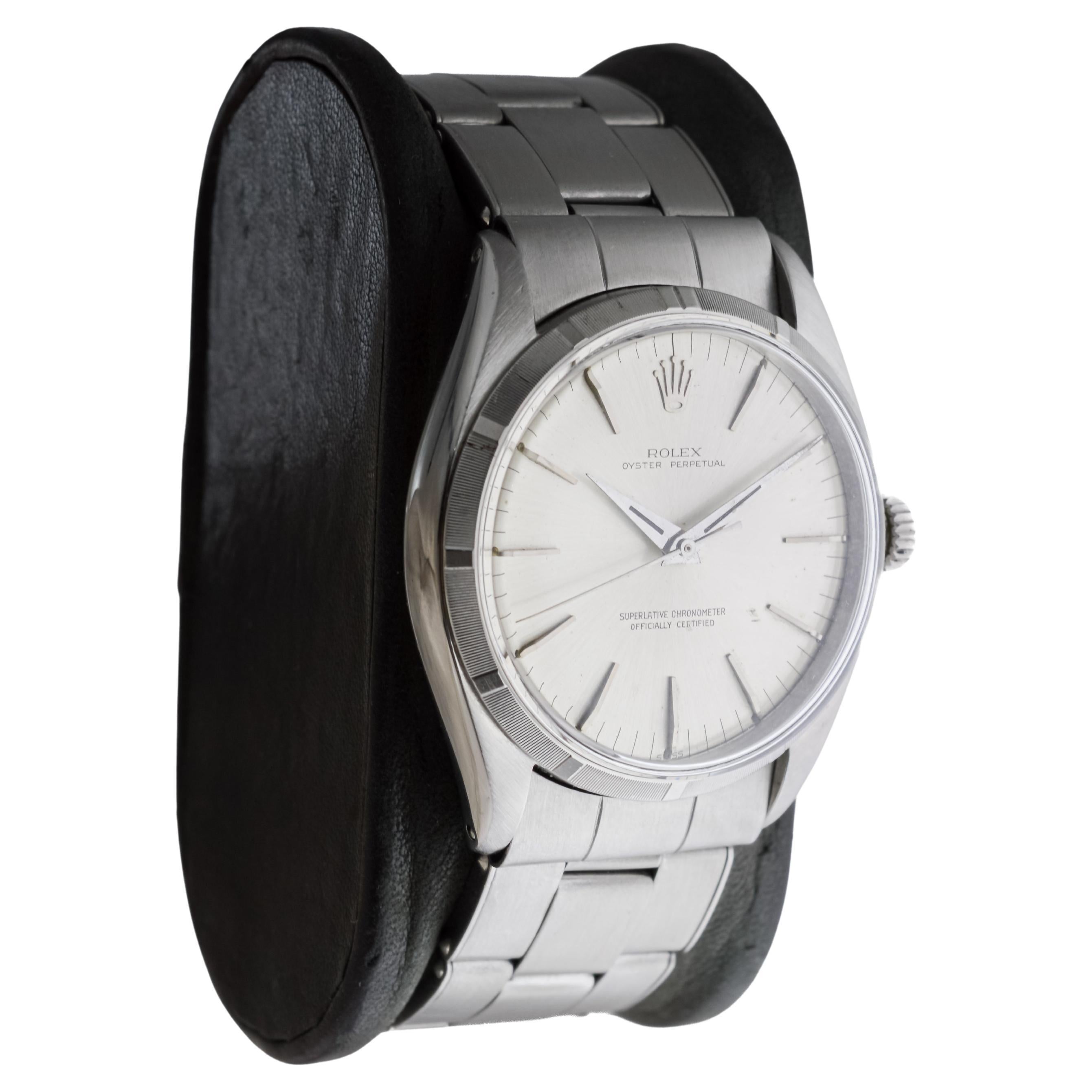 Moderniste Rolex Oyster Perpetual avec moteur rare et lunette tournée, 1957 en vente