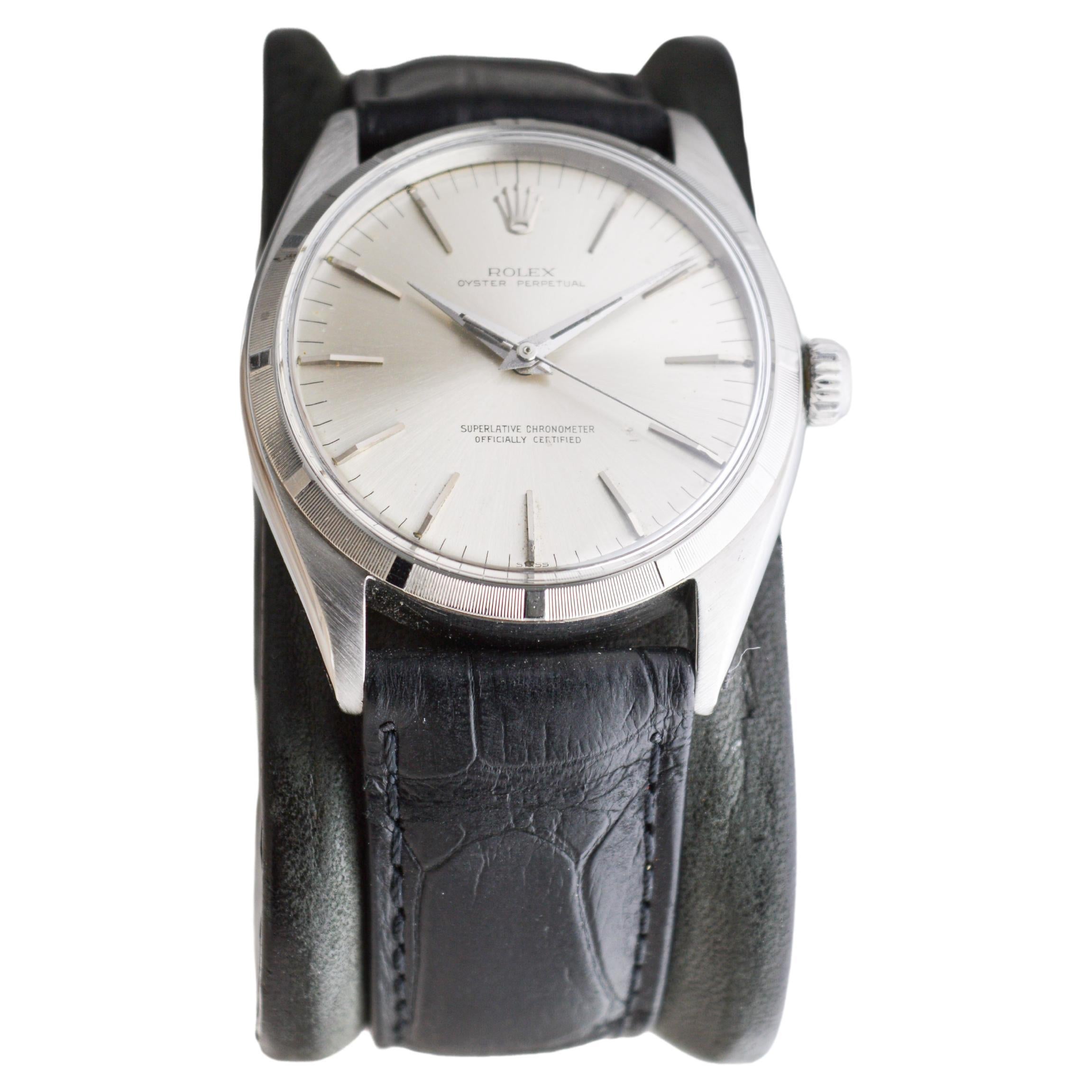 Moderniste Rolex Oyster Perpetual avec moteur rare et lunette tournée, 1957 en vente