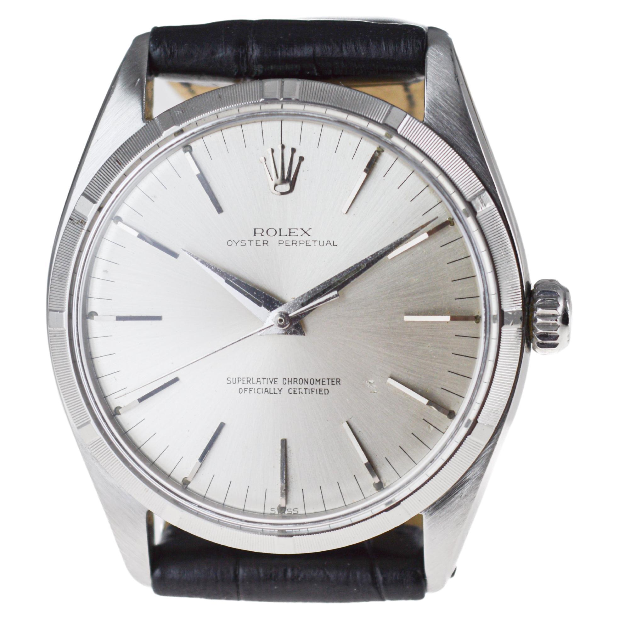 Rolex Oyster Perpetual avec moteur rare et lunette tournée, 1957 en vente 2