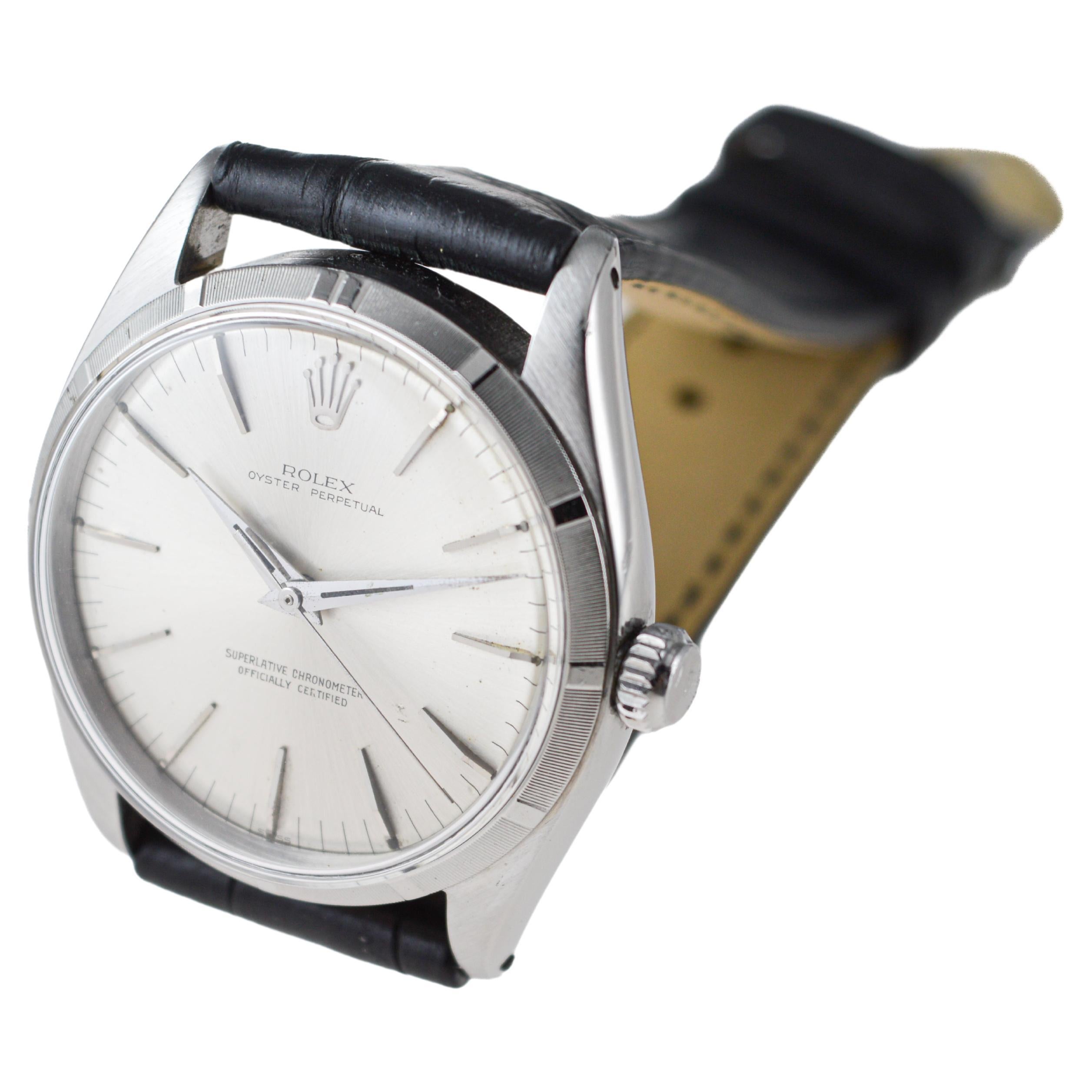 Rolex Oyster Perpetual avec moteur rare et lunette tournée, 1957 en vente 3