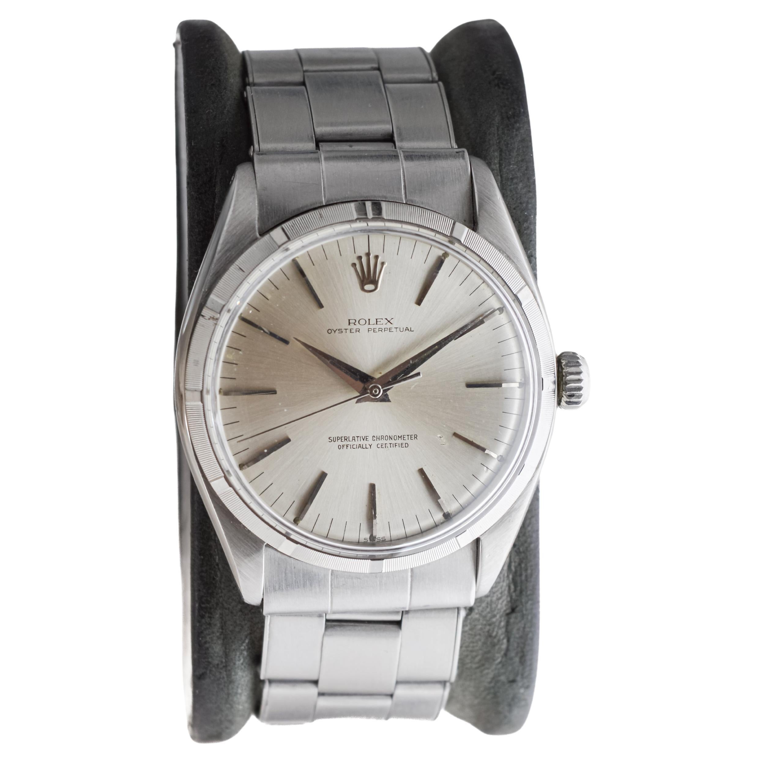 Rolex Oyster Perpetual avec moteur rare et lunette tournée, 1957 en vente