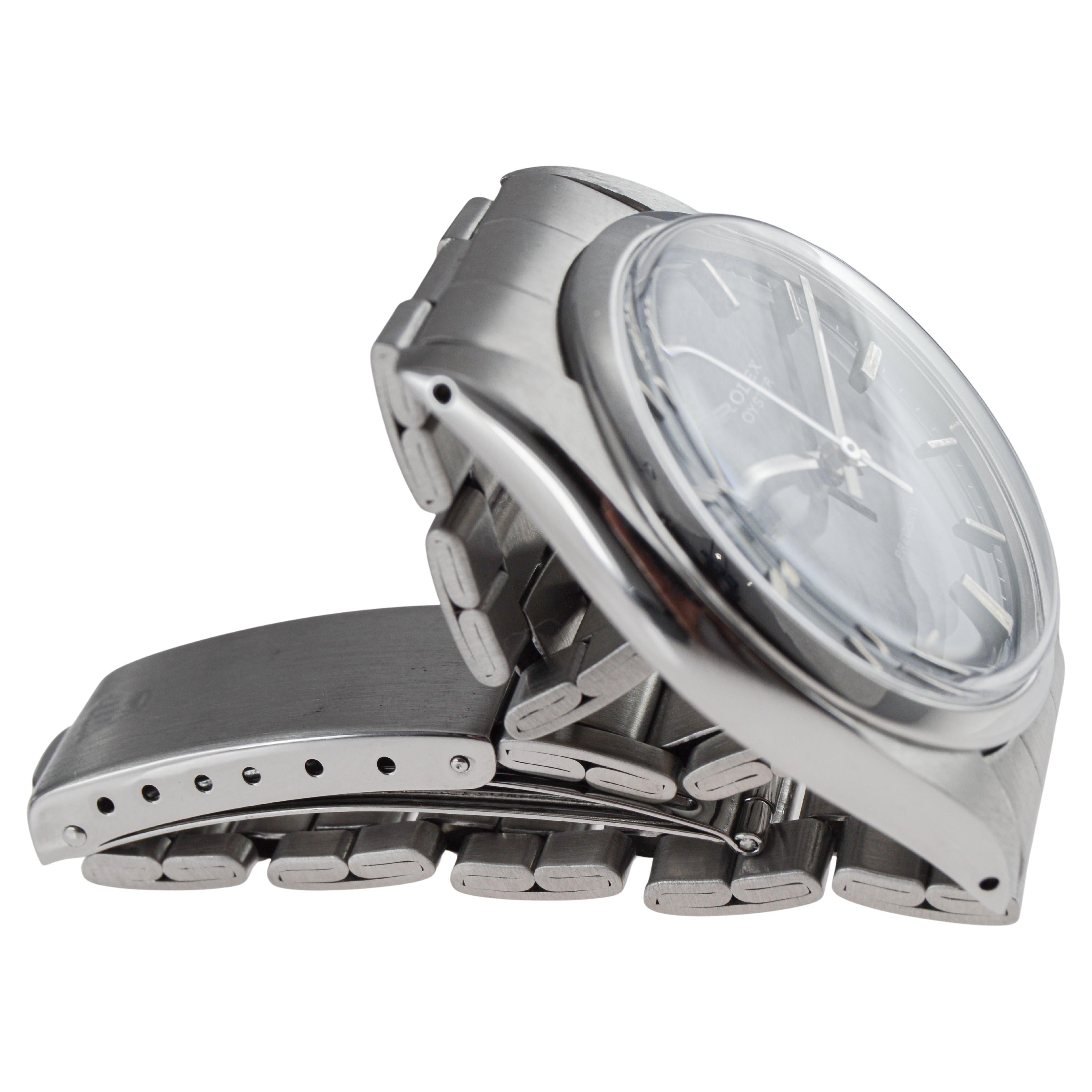 Rolex Oyster in acciaio inossidabile con raro quadrante nero e bracciale originale in vendita 4