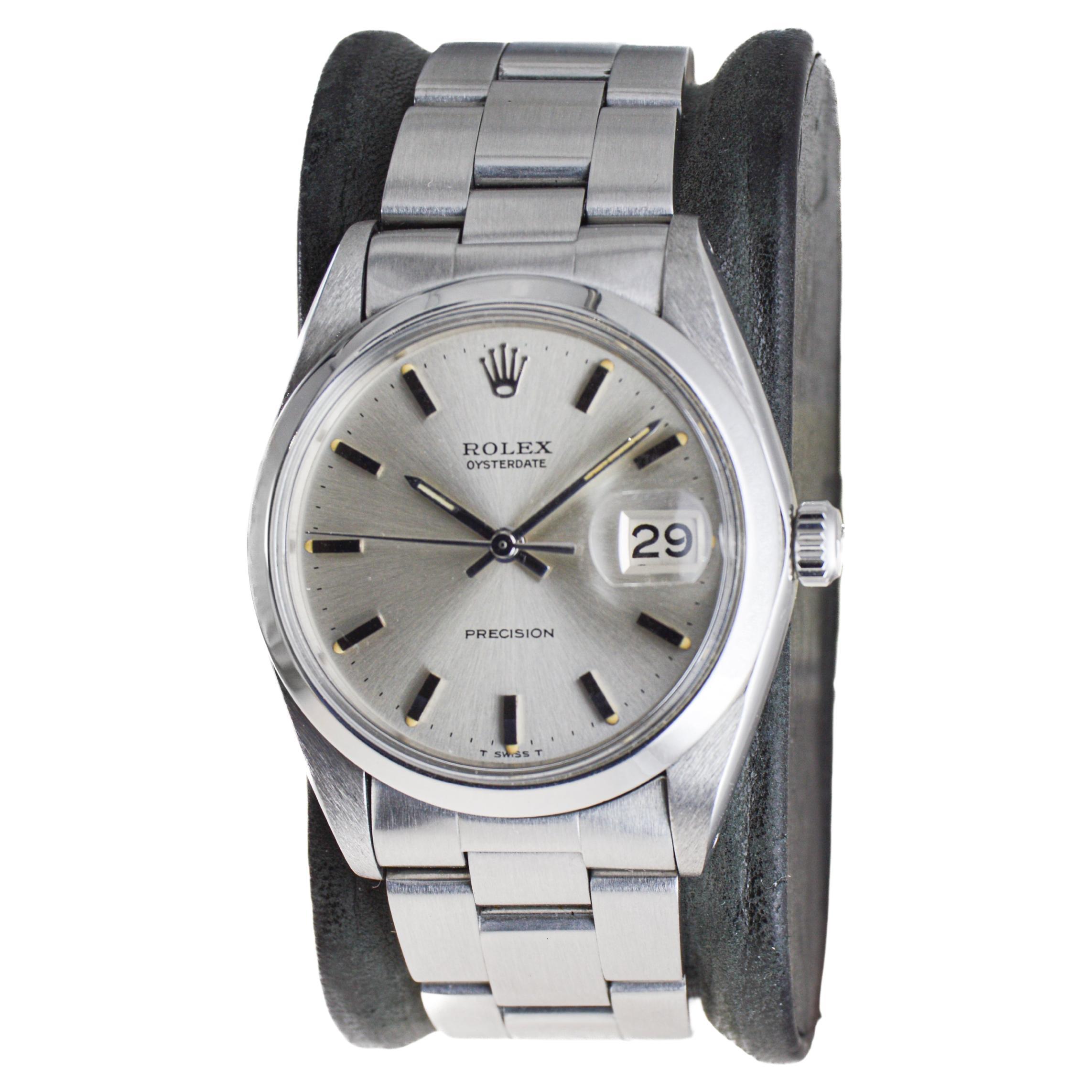 Rolex Stainless Steel Oysterdate with Factory Original Silver Dial circa, 1967 In Excellent Condition For Sale In Long Beach, CA