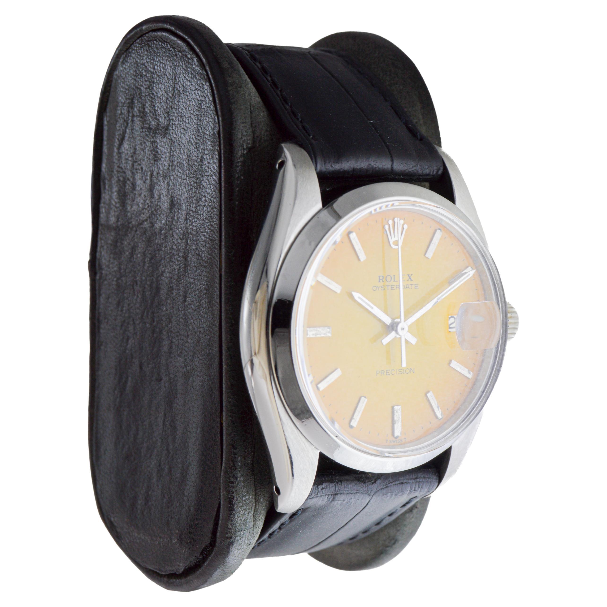 USINE / MAISON : Compagnie des montres Rolex
STYLE / RÉFÉRENCE : Oysterdate / Référence 6694
METAL / MATERIAL : Acier inoxydable
CIRCA / ANNÉE : années 1970
DIMENSIONS / TAILLE : Longueur 40 mm 