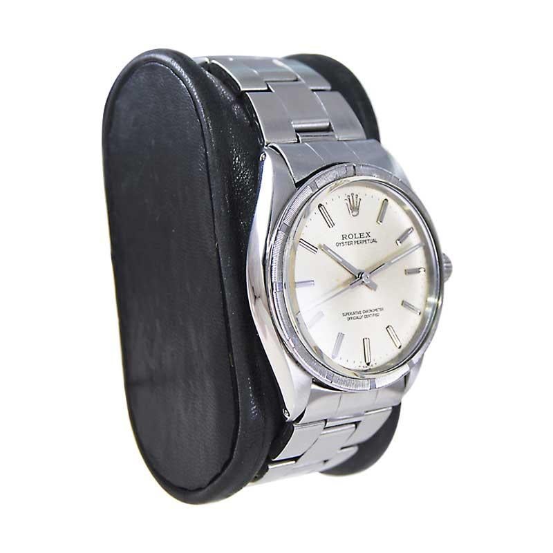 Rolex Edelstahl mit maschinell bearbeiteter Lünette und Original-Armband von 1967 (Modernistisch) im Angebot